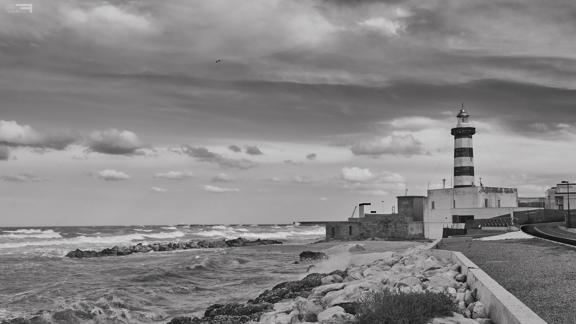 Ortona Lighthouse / CH in black and white...