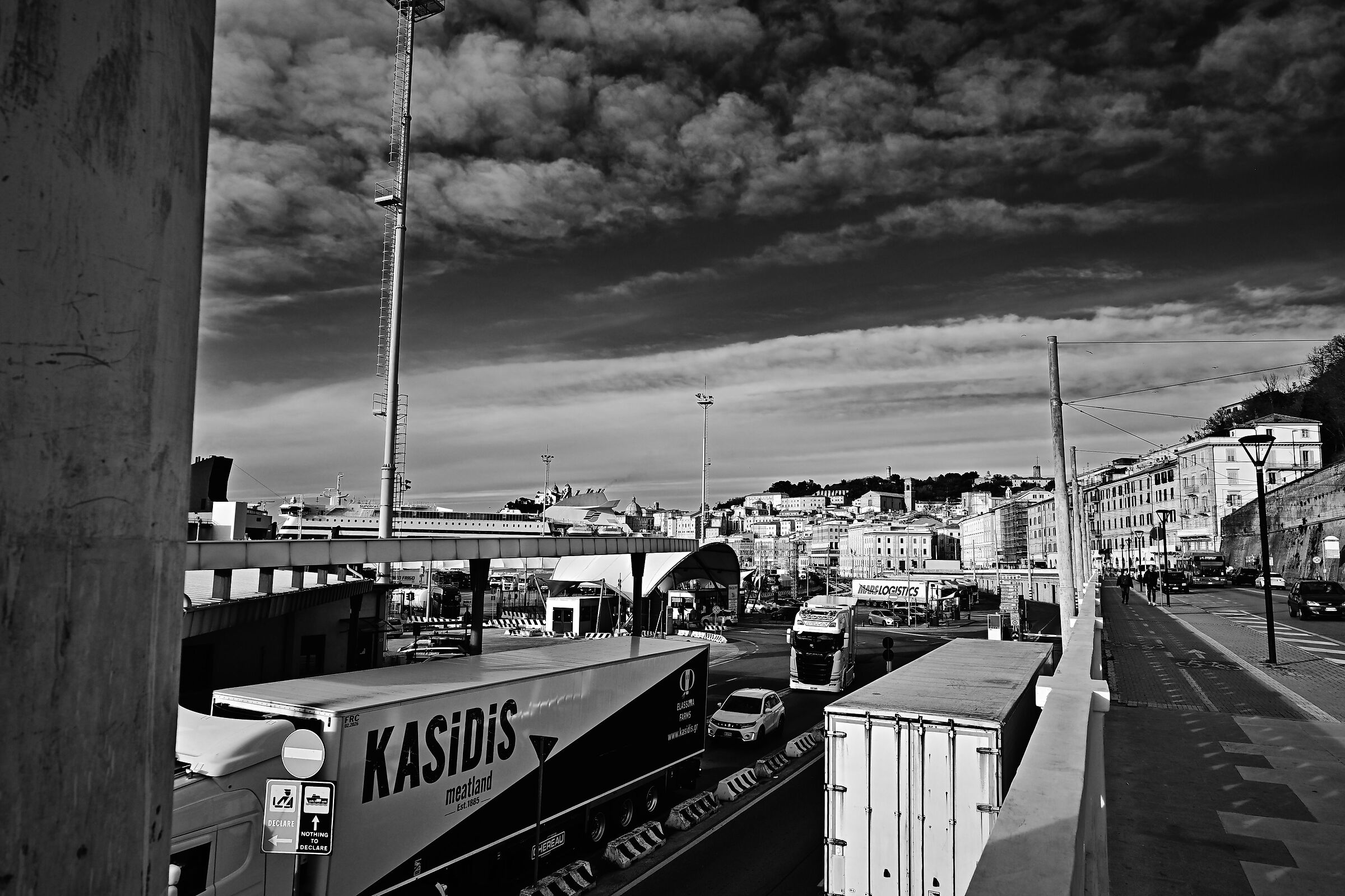 Nuvole bianche e nuvole grigie sul Porto...