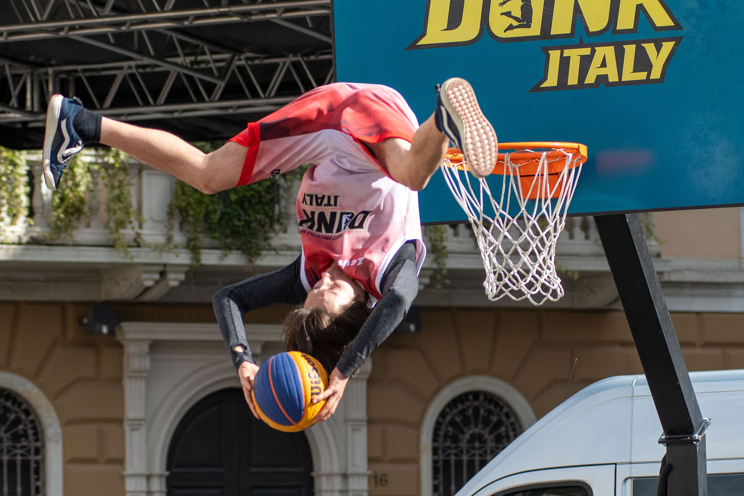 Freestyle Acrobatic Basketball ( Dunk Italy )...