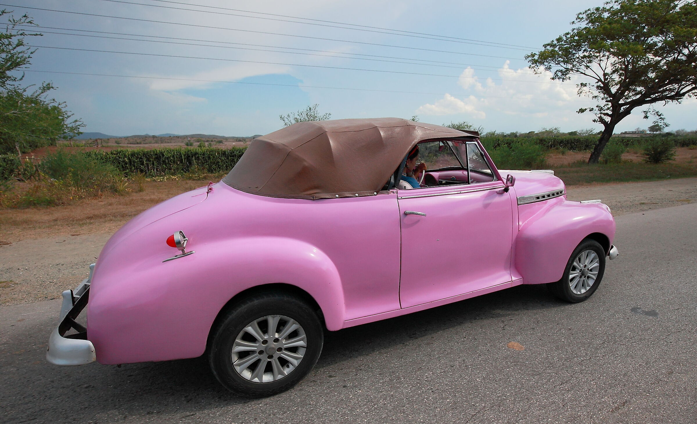 Il "confettino rosa" Buick Special Eight...
