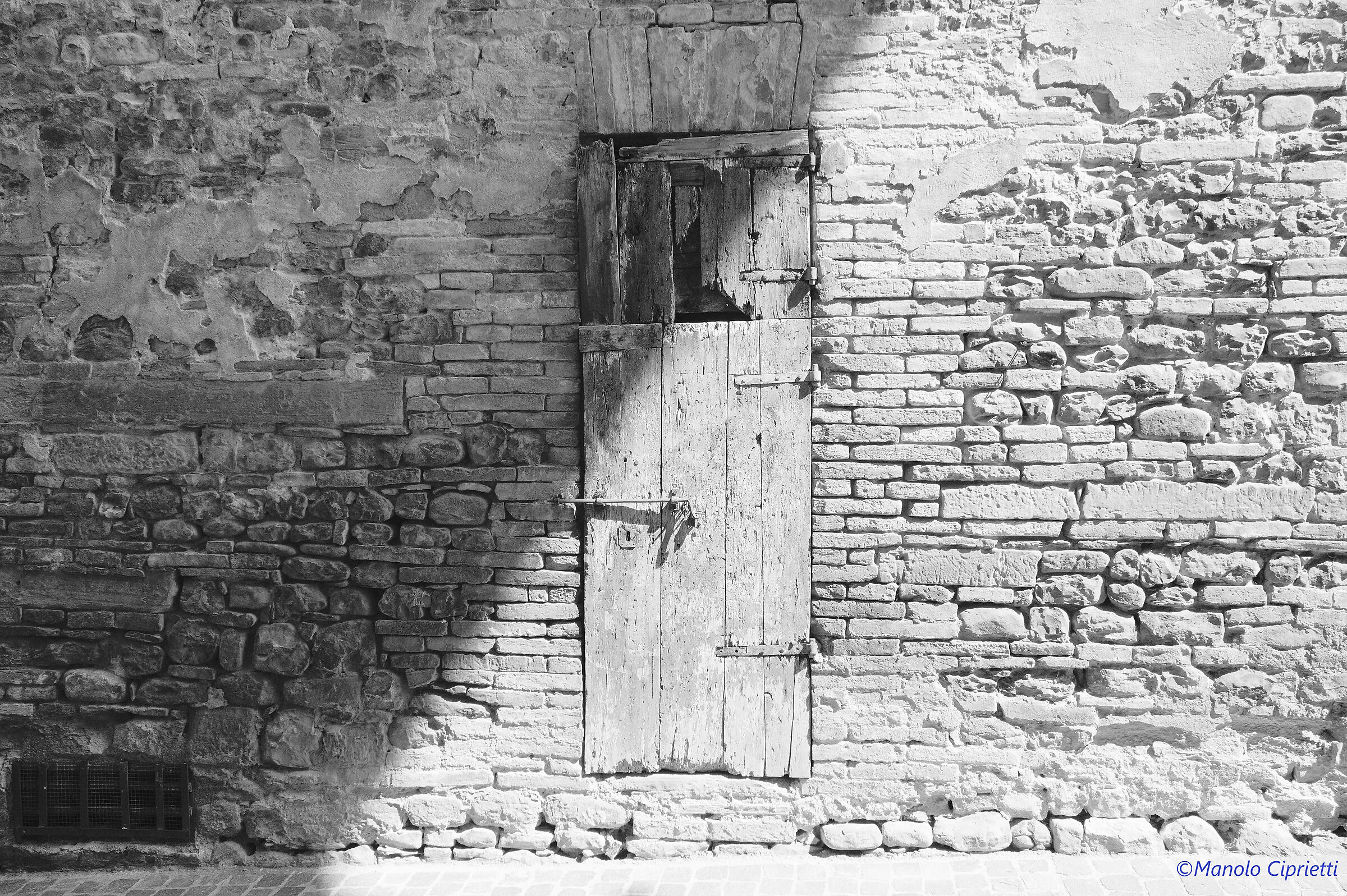 Porta antica - Ancient door...
