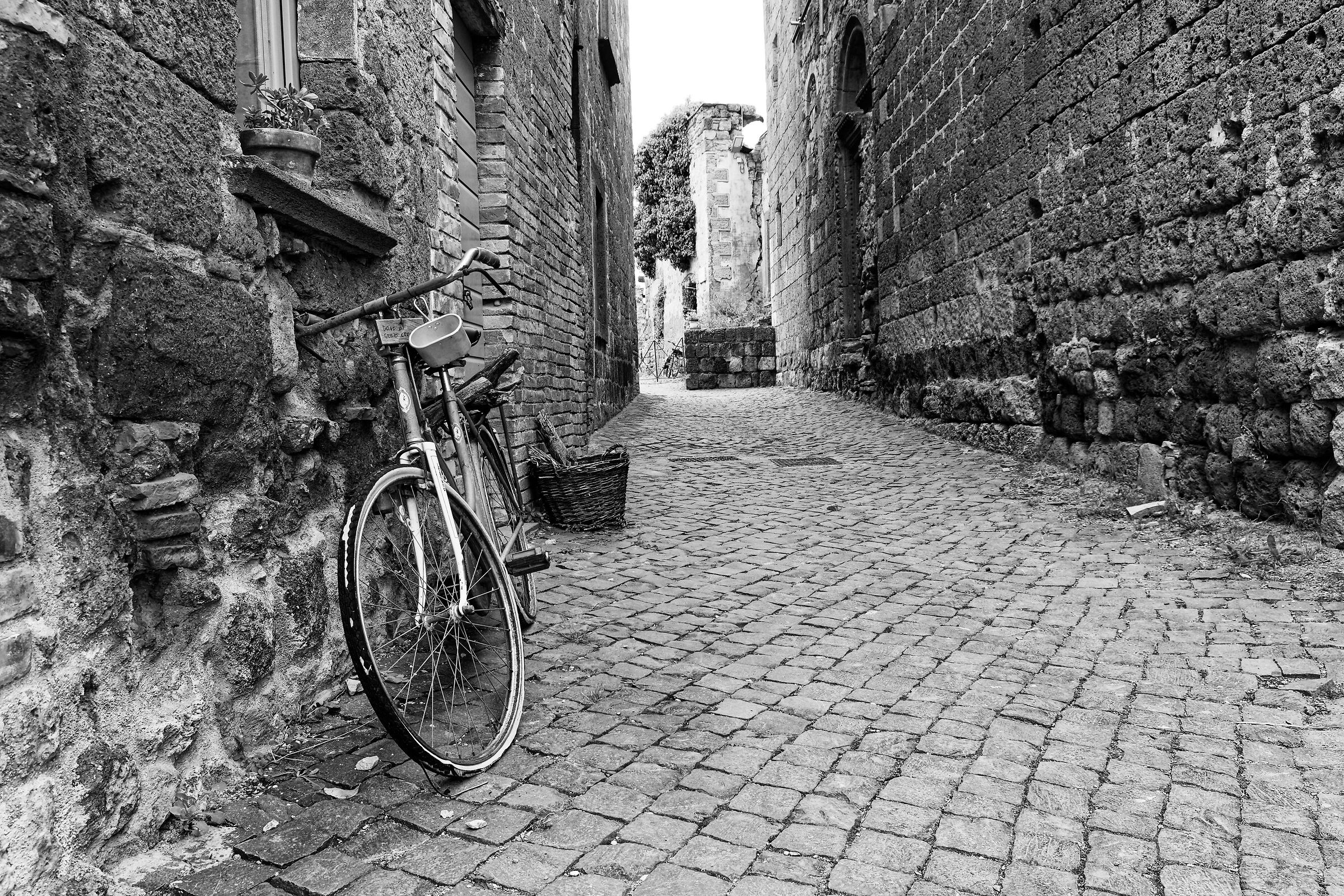 bicicletta nel borgo...