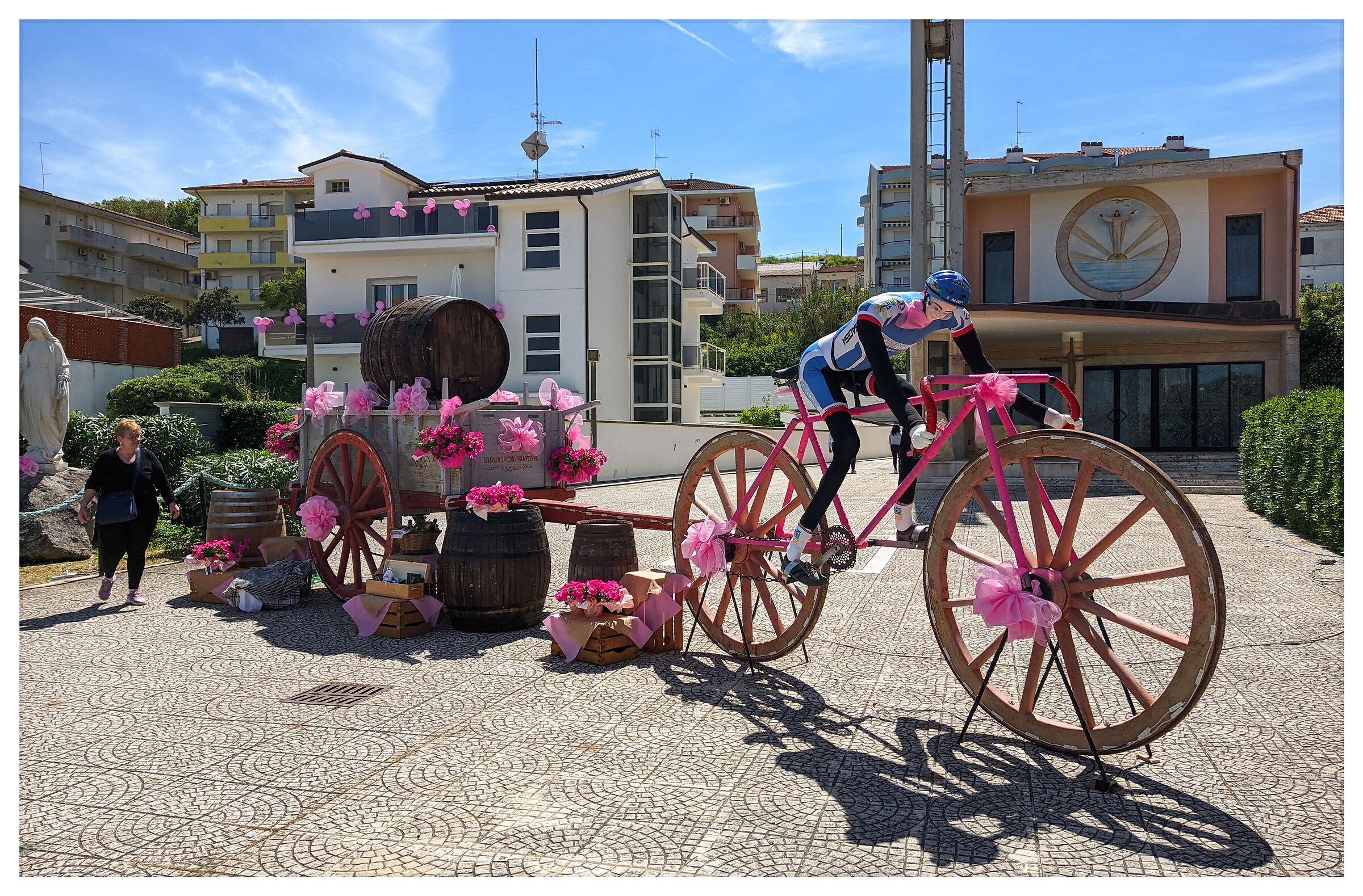 Final preparations for the first stage of the Giro d'Italia...