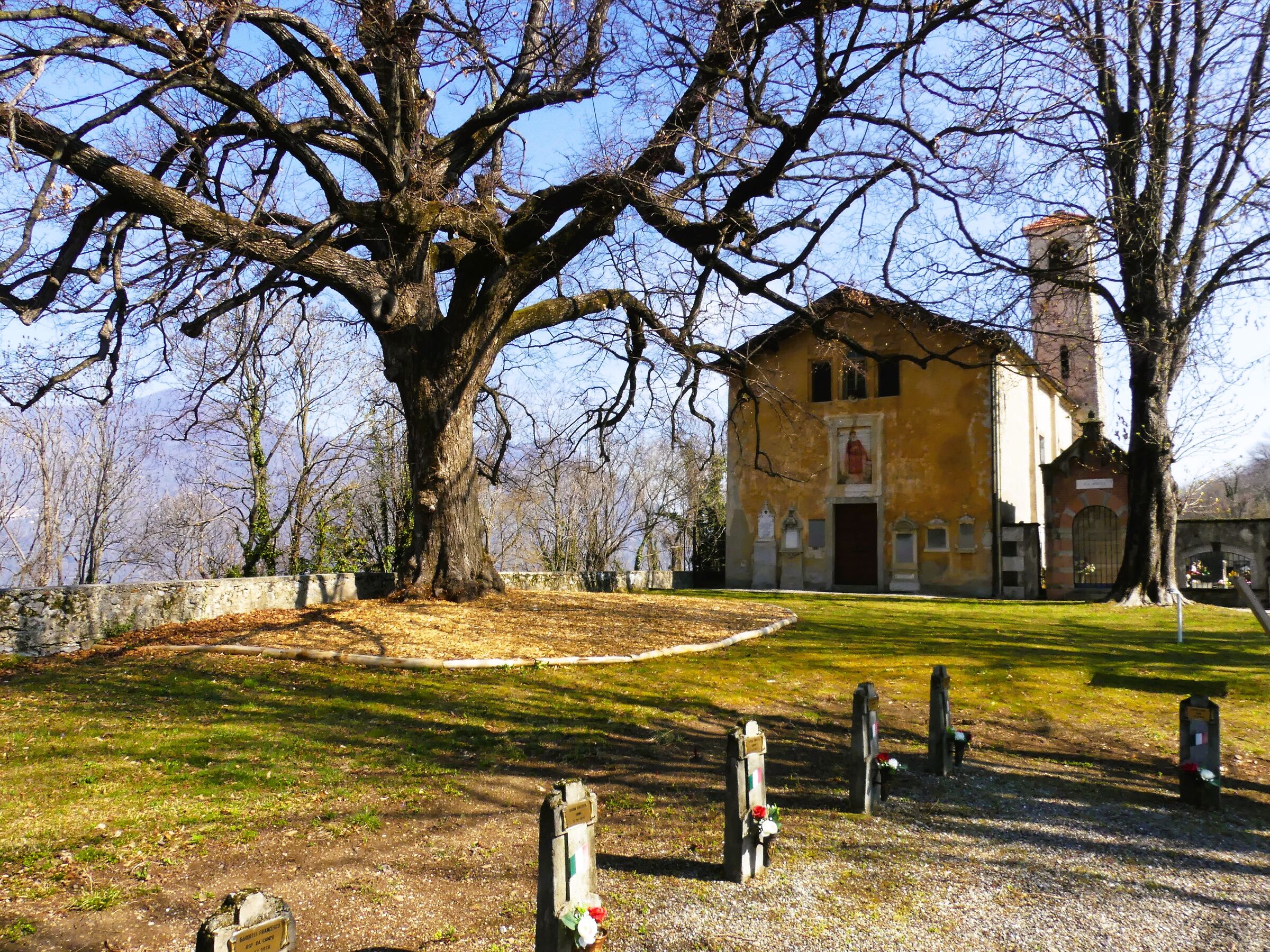 Chiesa di Orino ( provincia di Varese )...