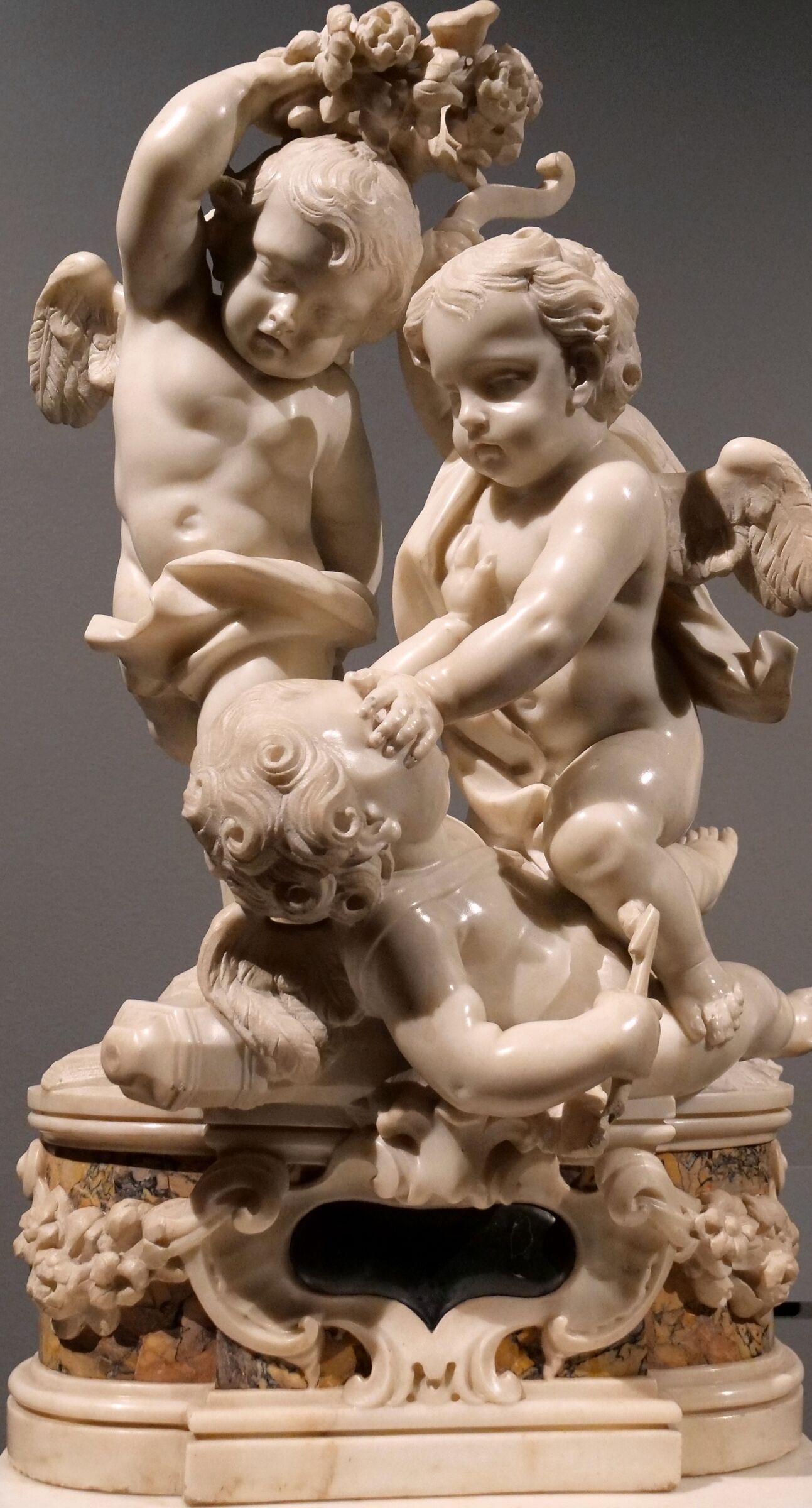 Giuseppe Sammartino "Cupids in struggle" (1765/1770)...