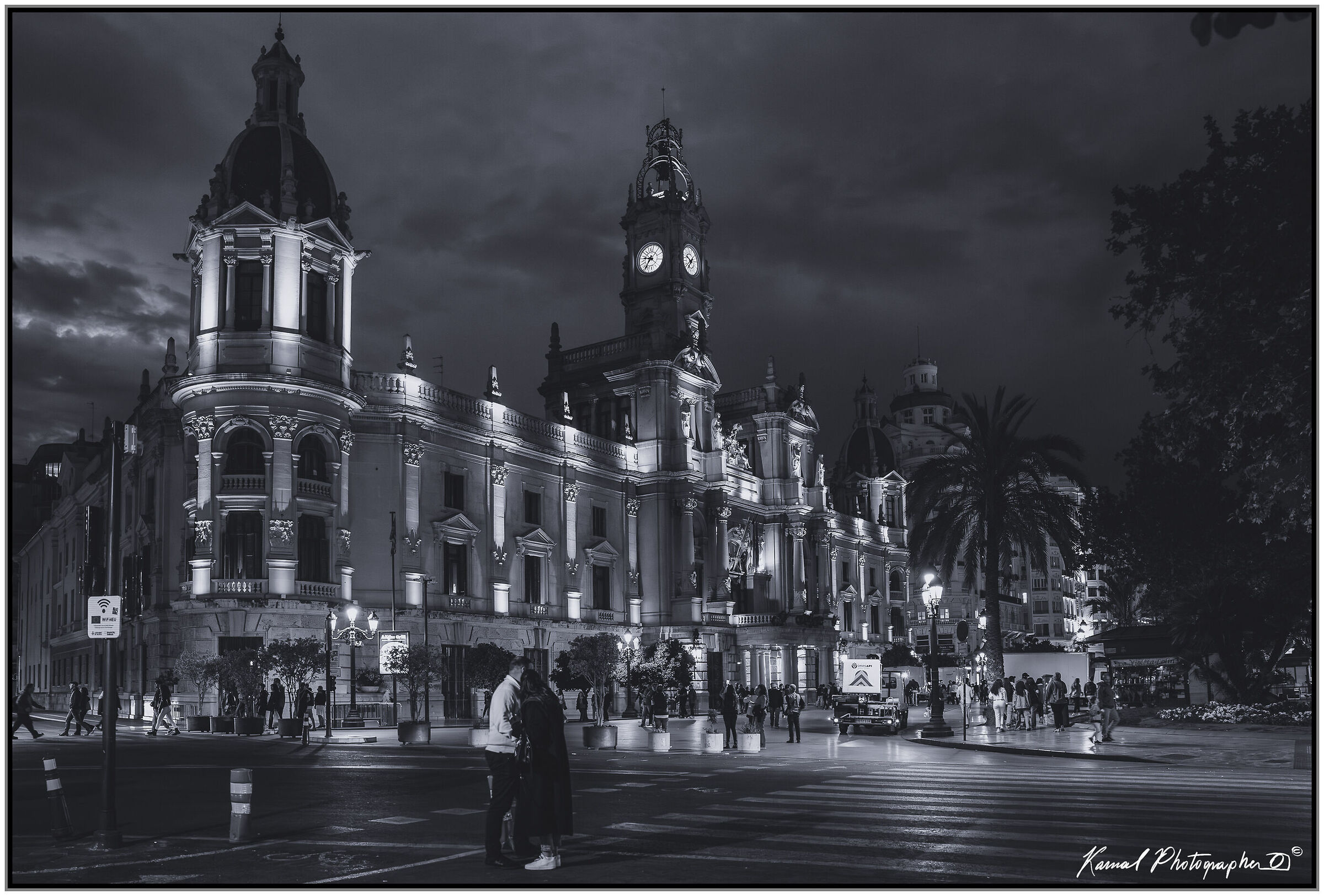 On the night streets of Valencia ...