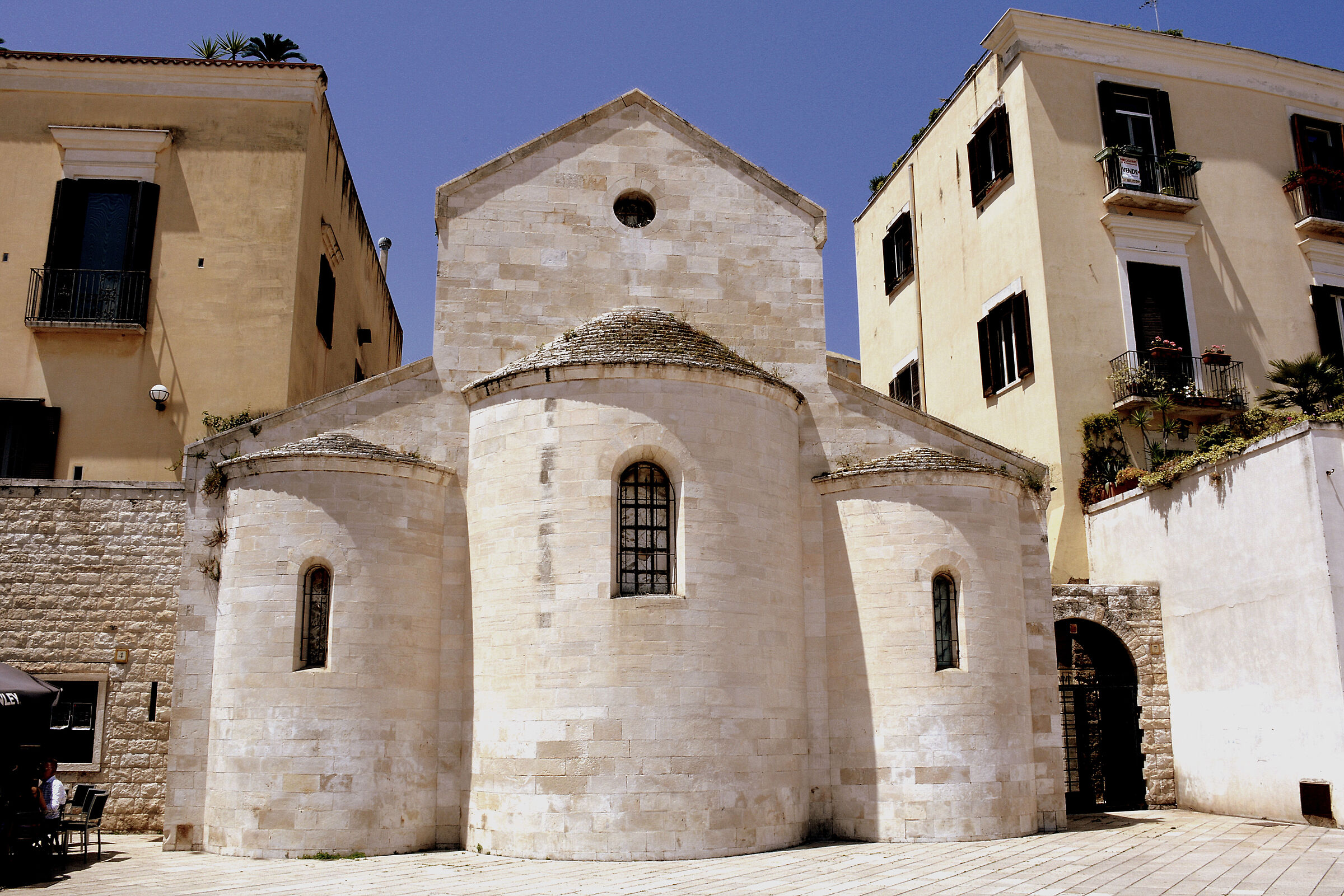 Bari, retro della Chiesa della Vallise....