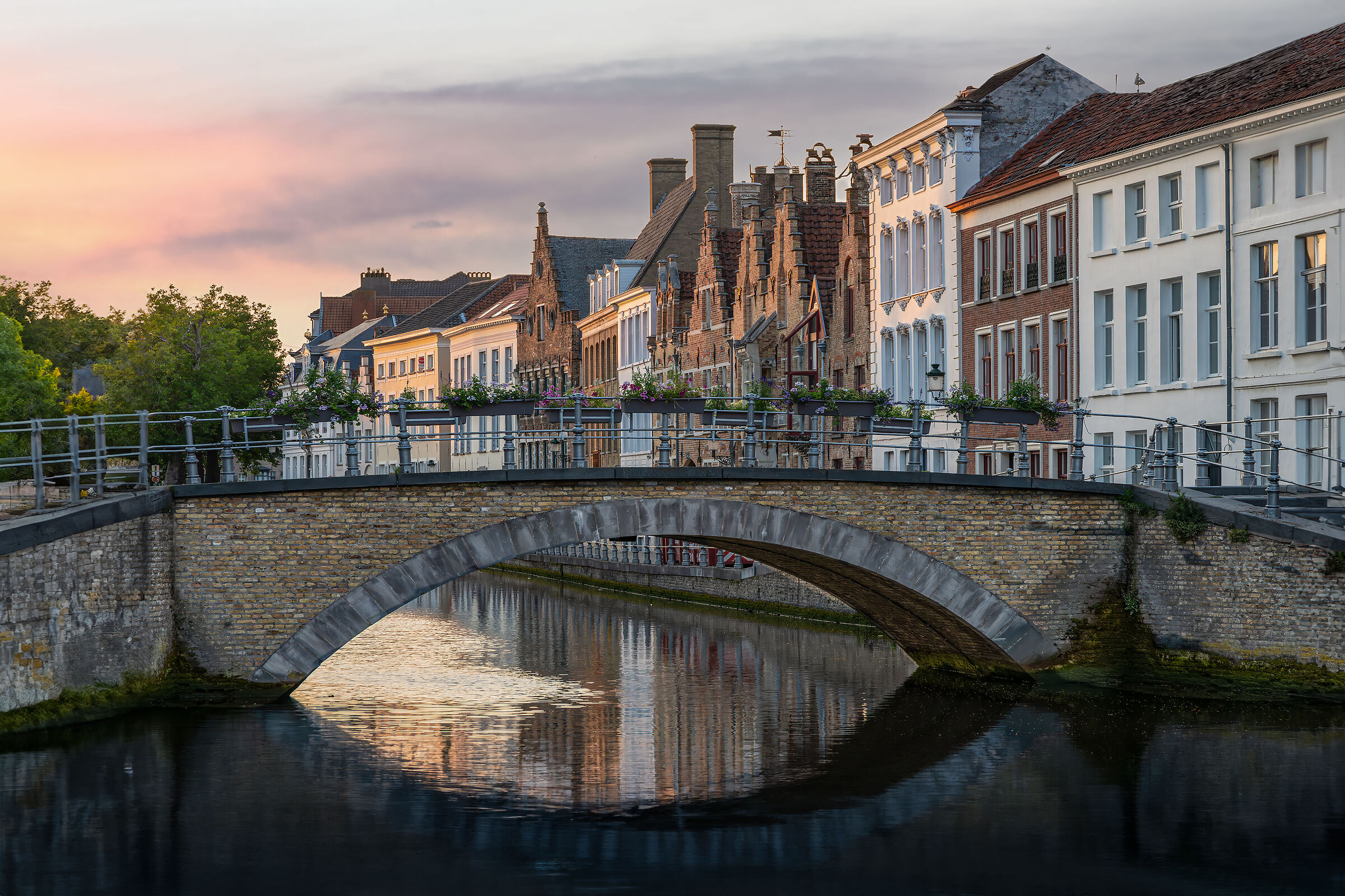 Bruges, il tramonto sui canali...