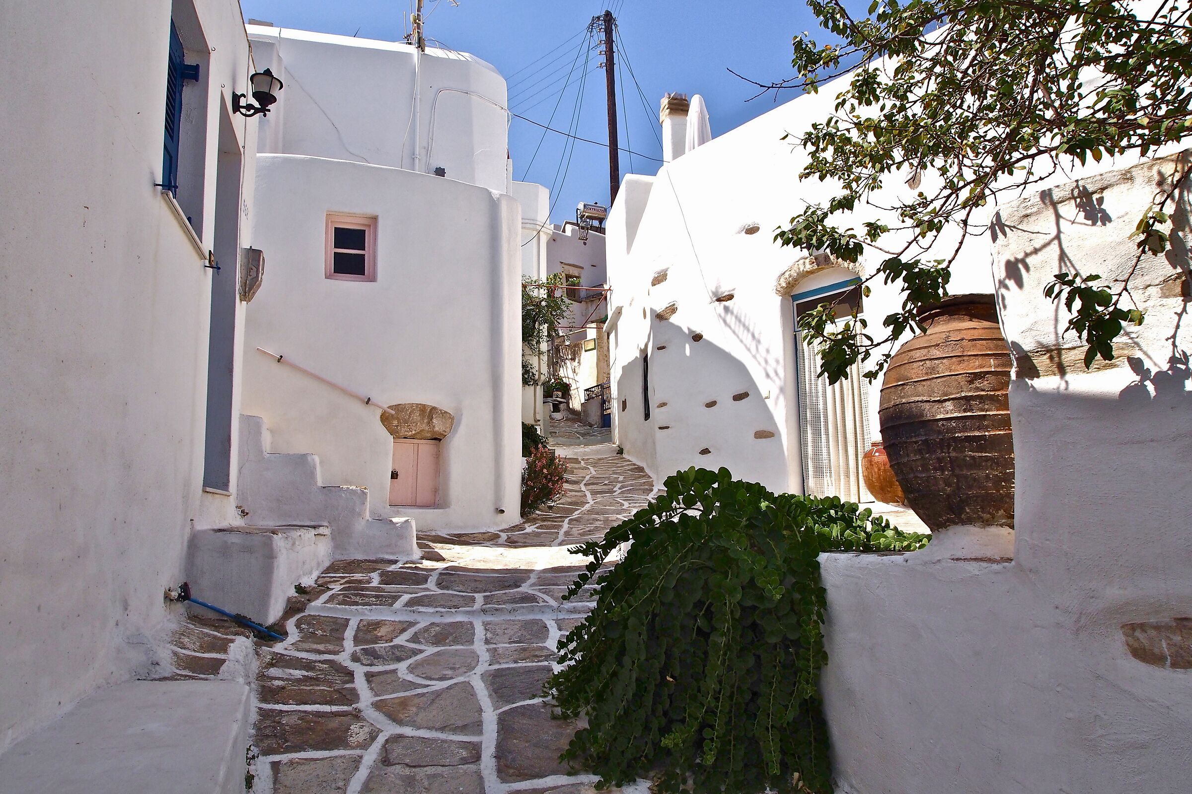 Cyclades Islands - the alleys of Left...