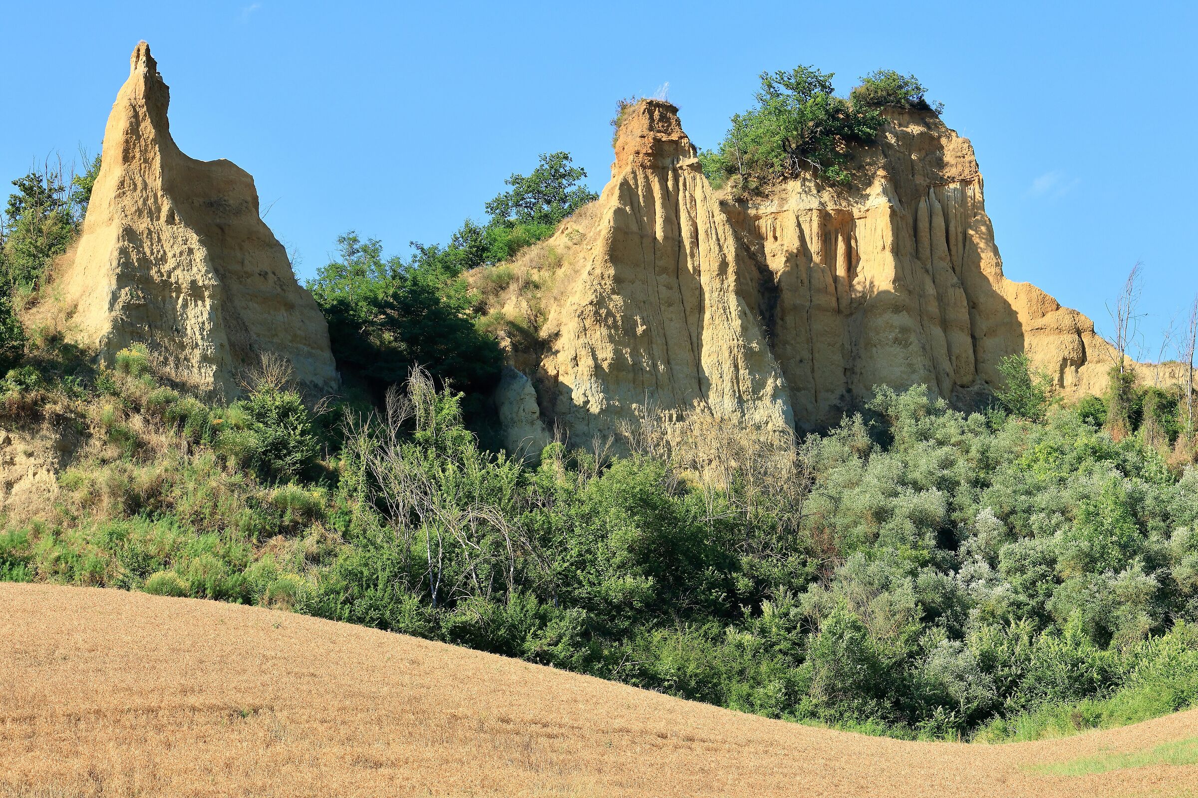 The cliffs of Valdarno...