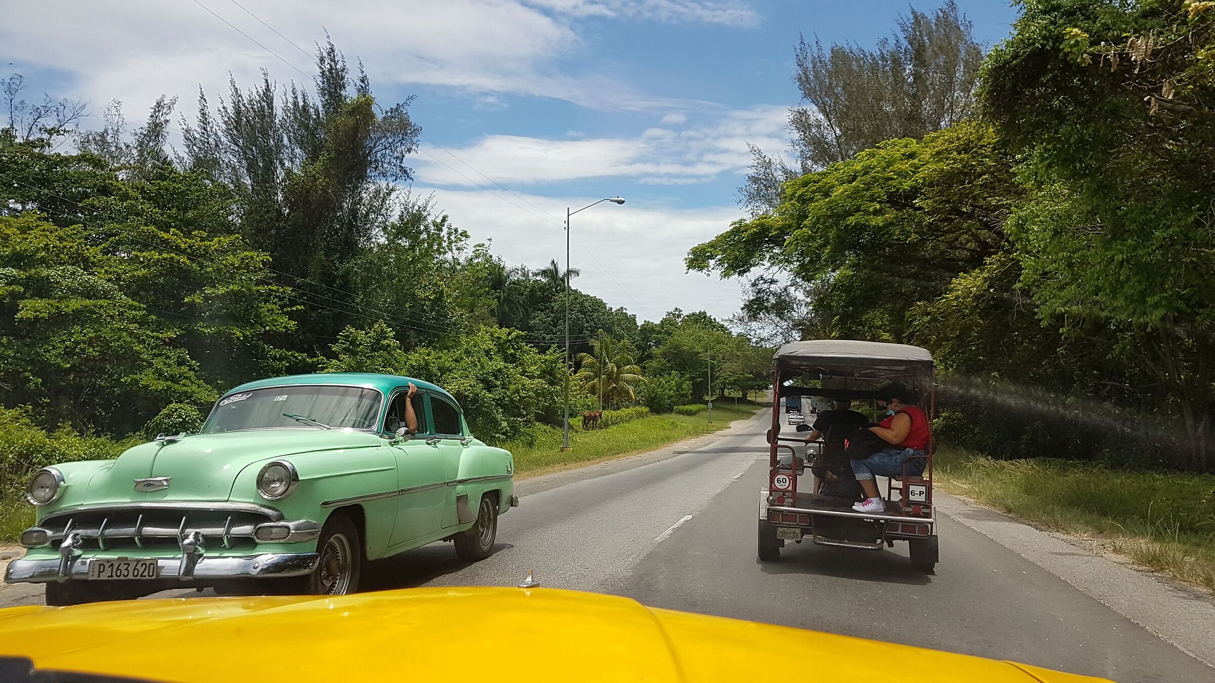 Observando Cuba desde el taxi amarillo...