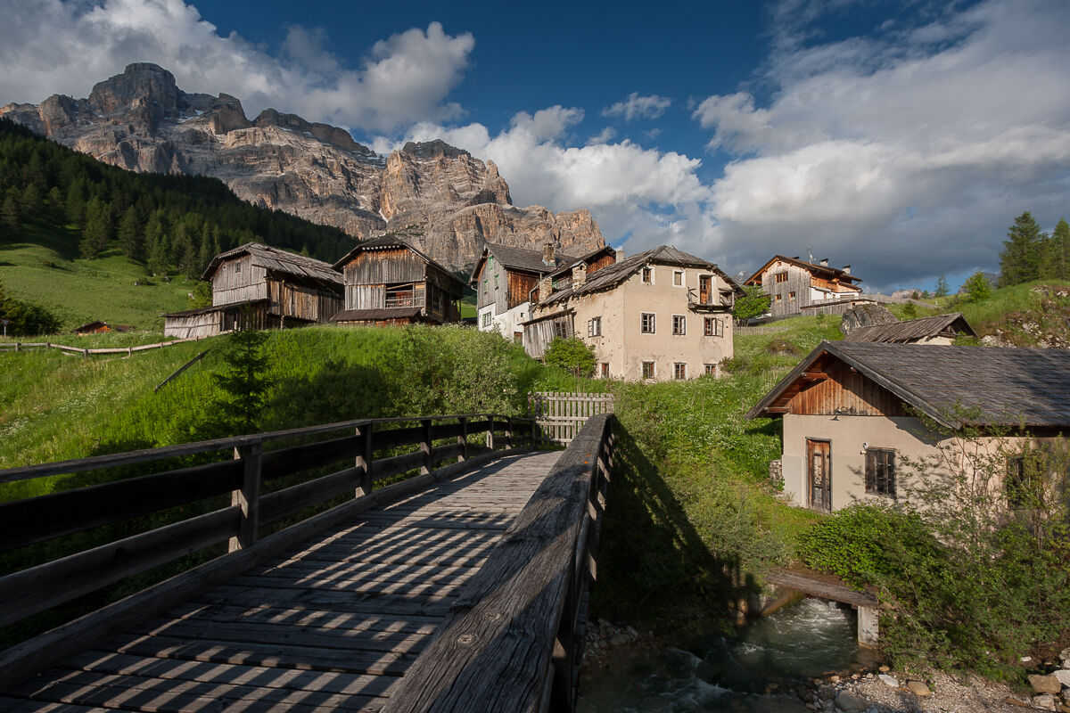 The old farms of San Cassiano ......