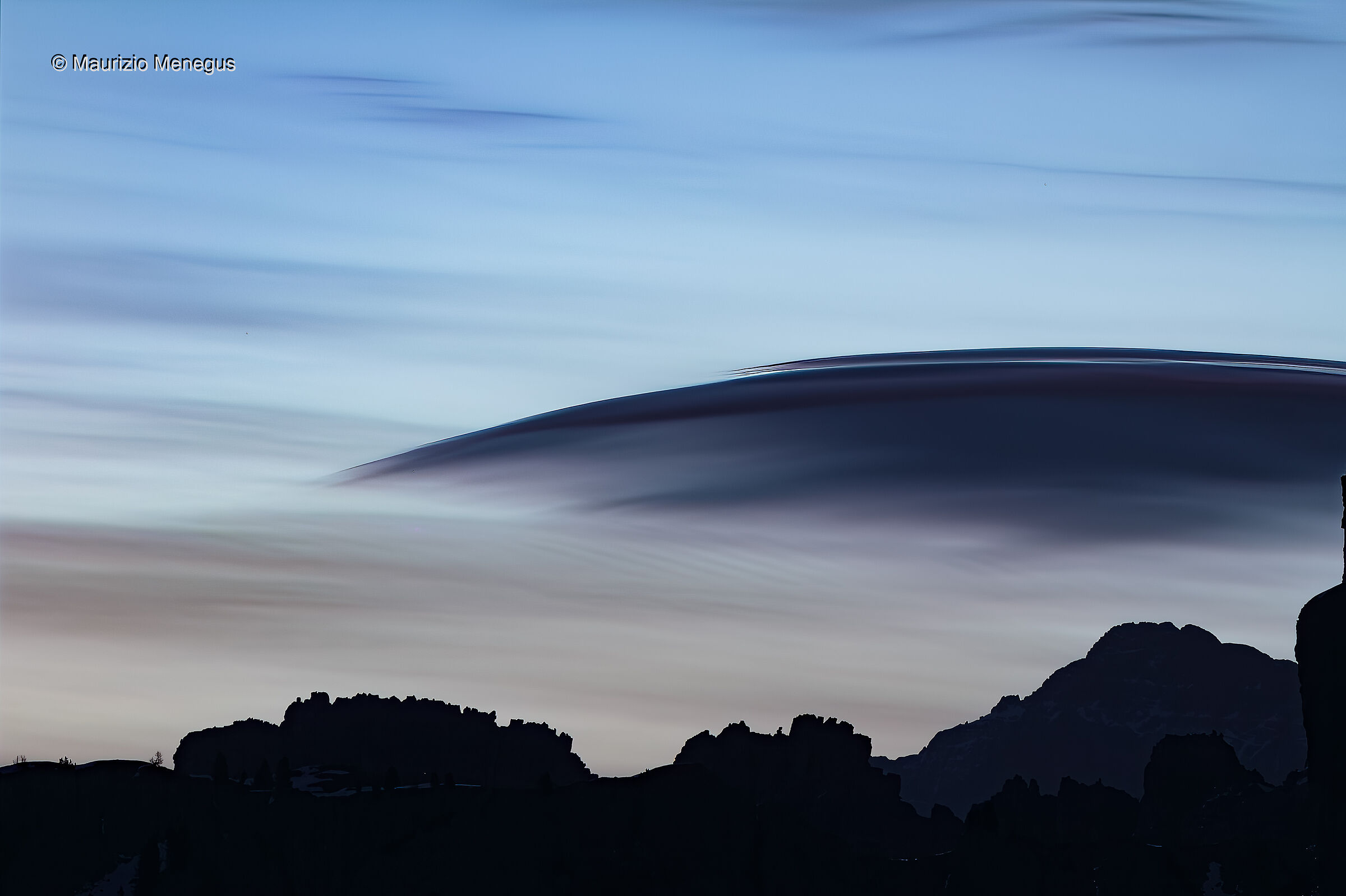 A particular cloud, dawn in April - Dolomites...