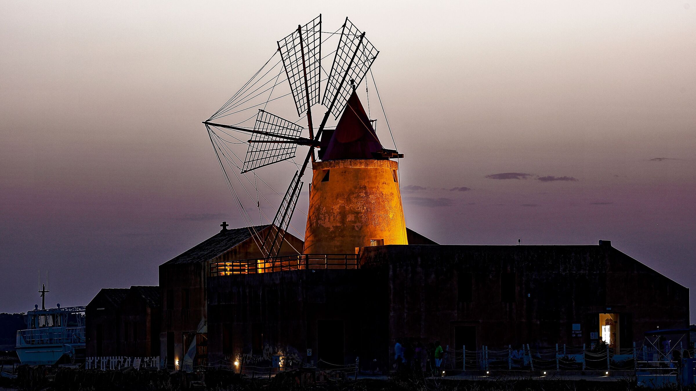 The mill of the salt pans...