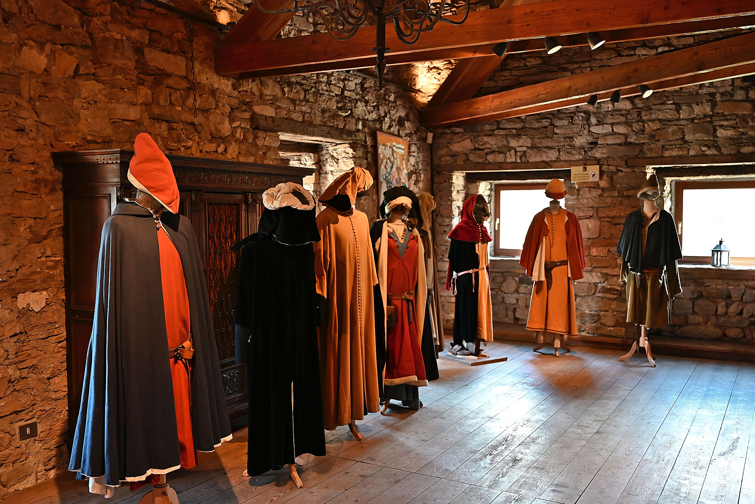 Medieval Clothes ...