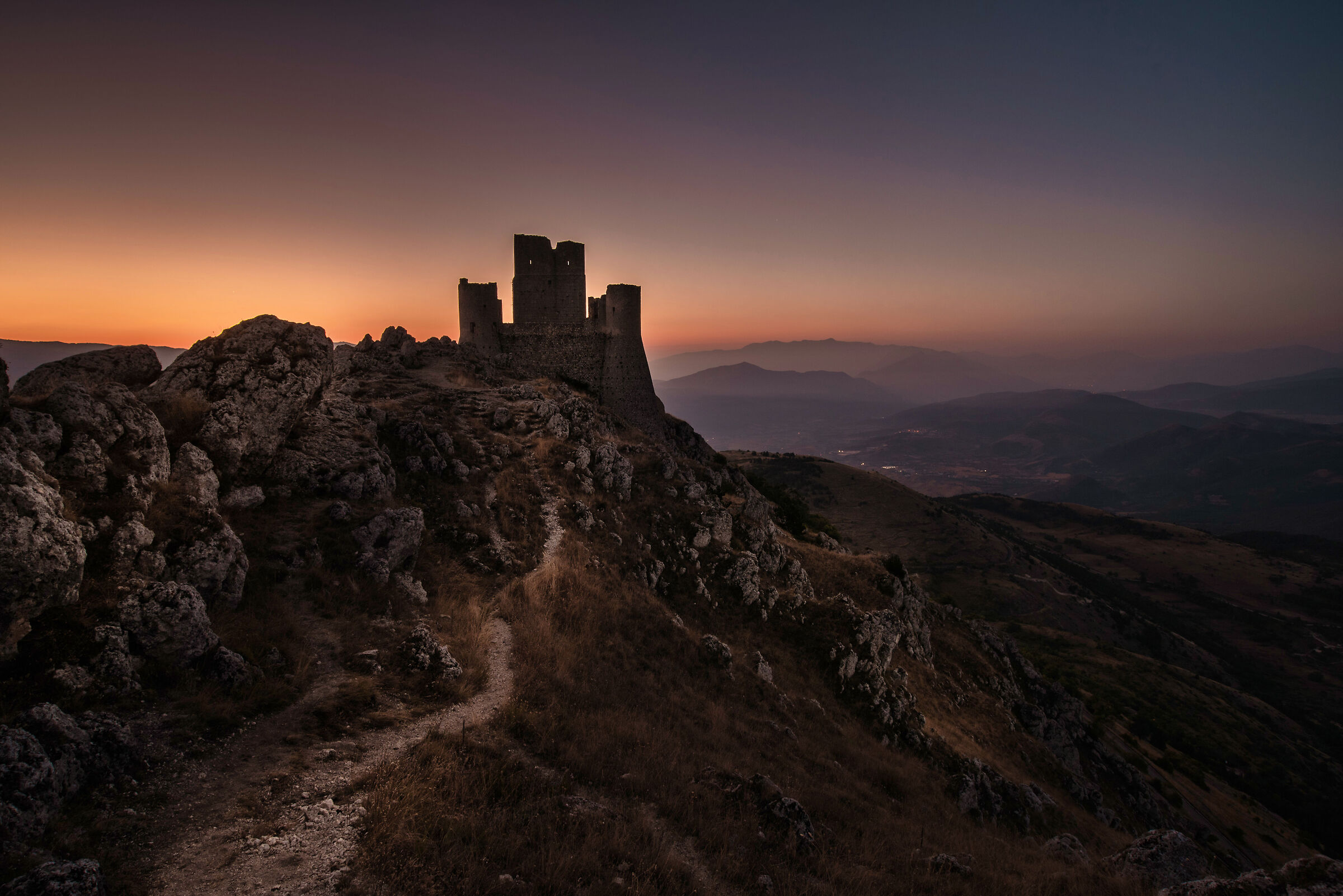 Waiting for the sunrise on the Rocca...