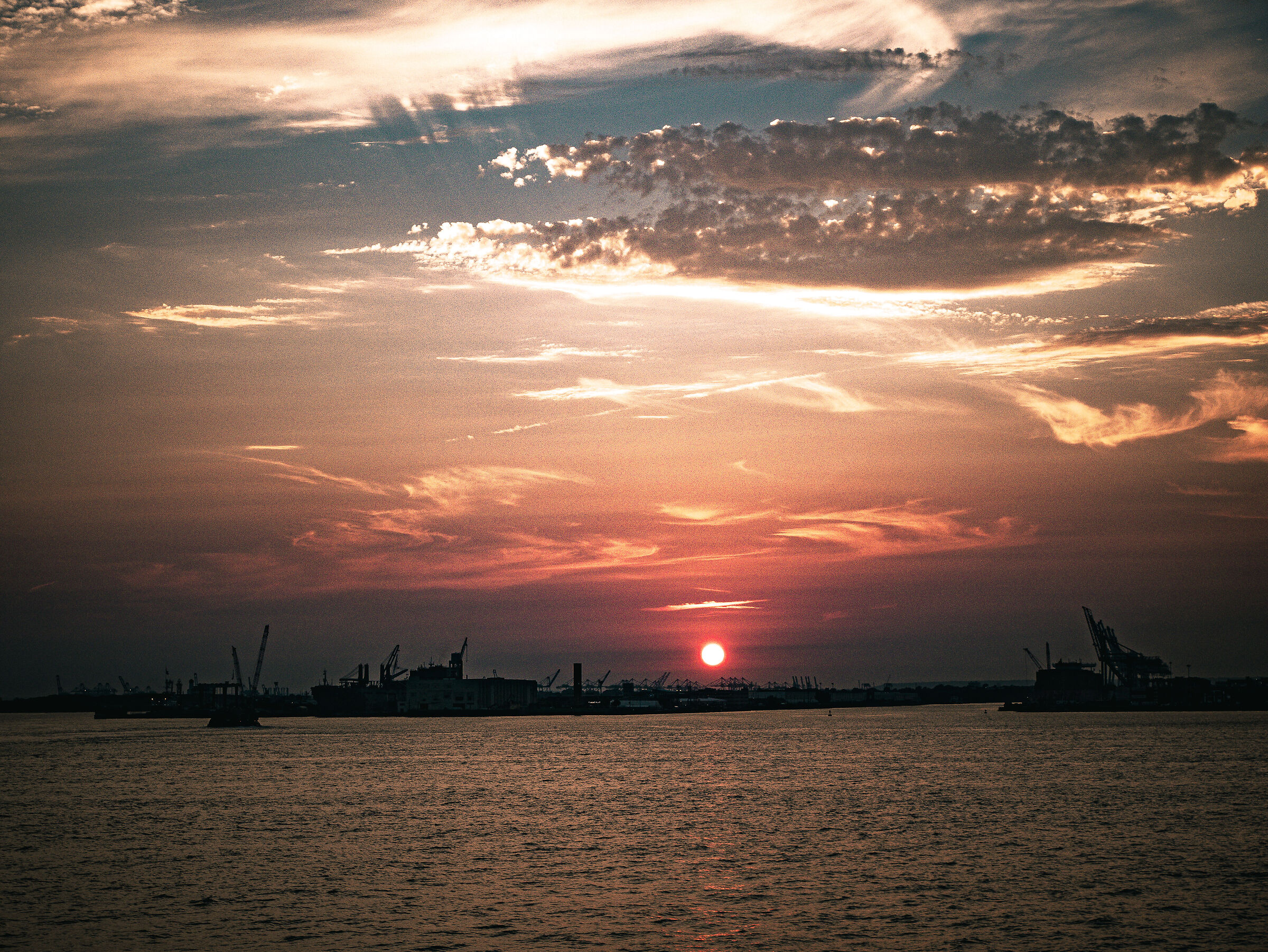 Staten Island Ferry Sunset (Colore)...
