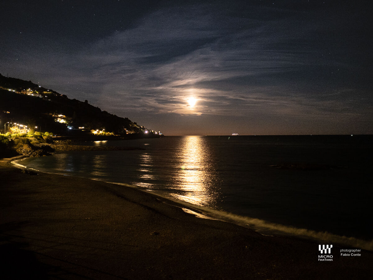 The moon was waiting for the sea. Cervo - Imperia...