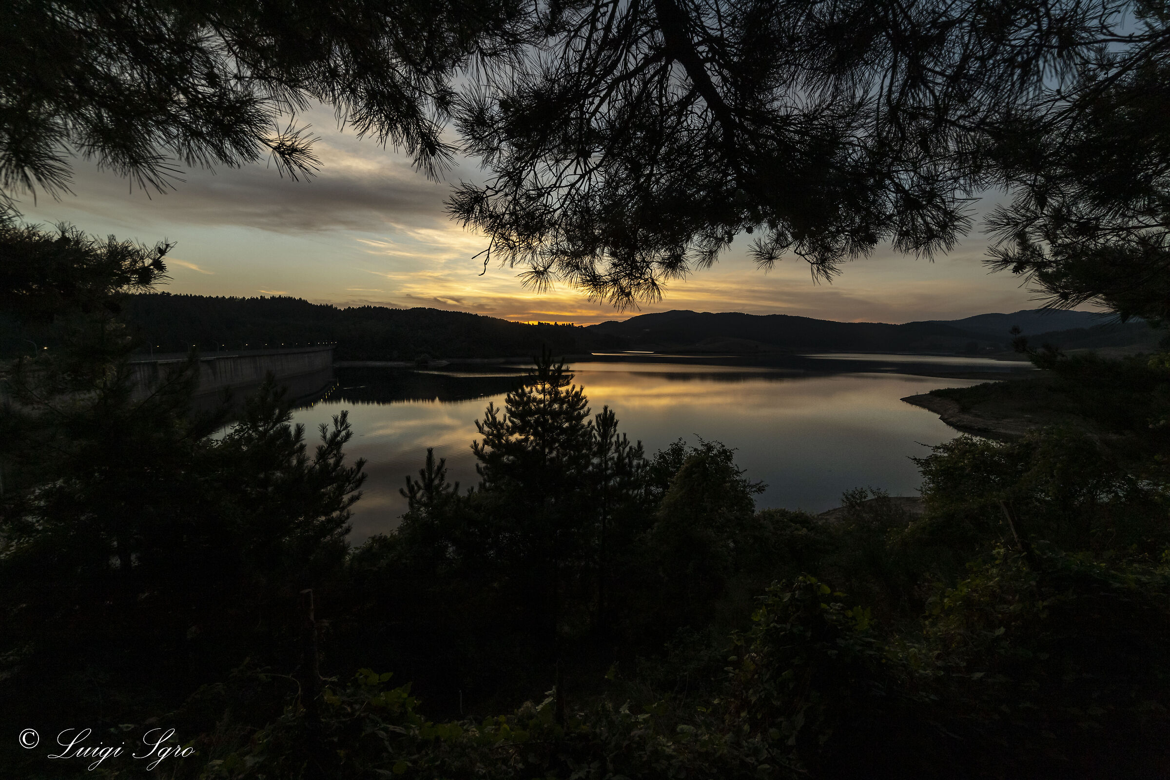 Sunset over the lake of the passer-by , National Park of the ...