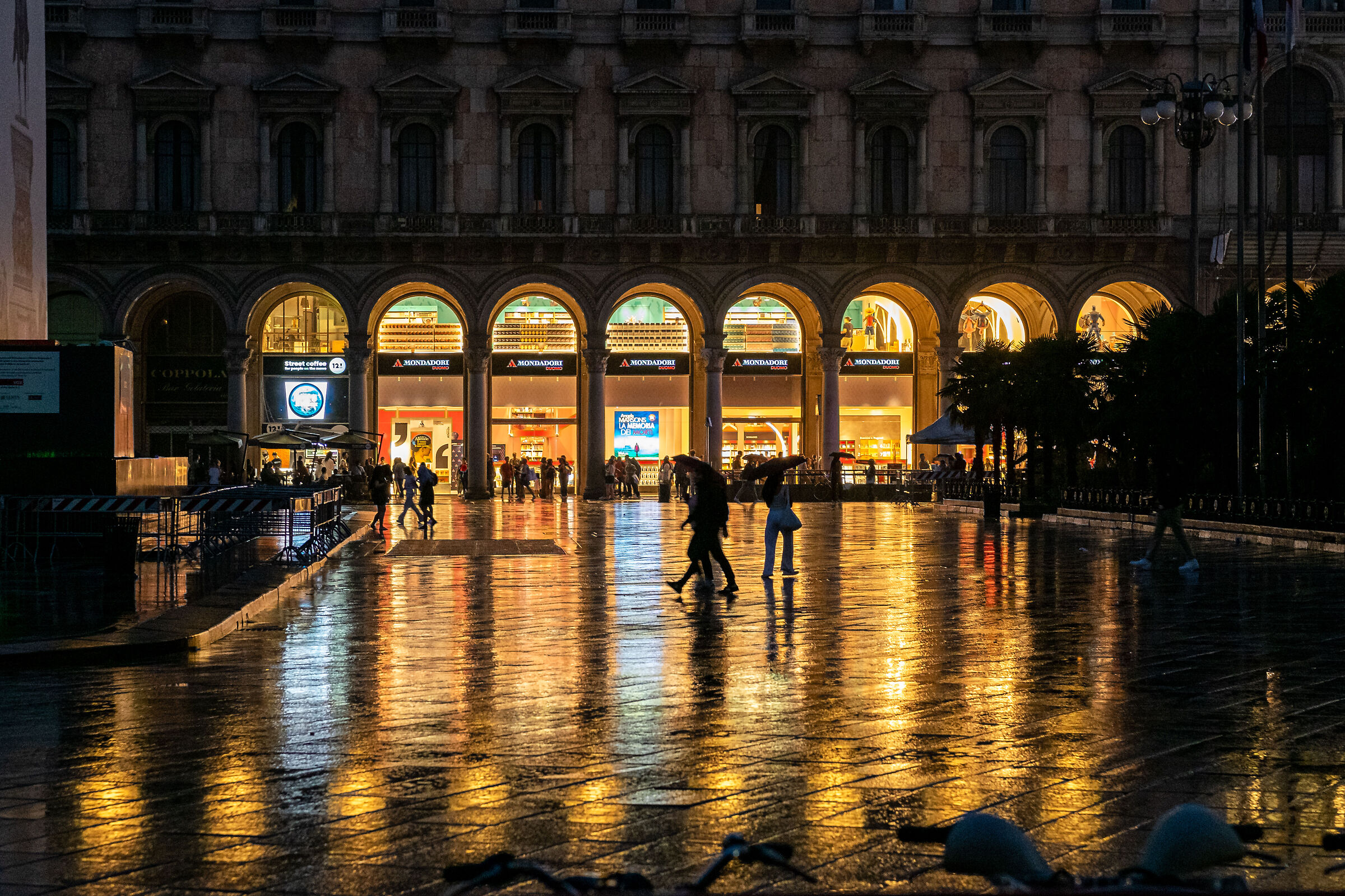Under the rain - Milano Duomo...