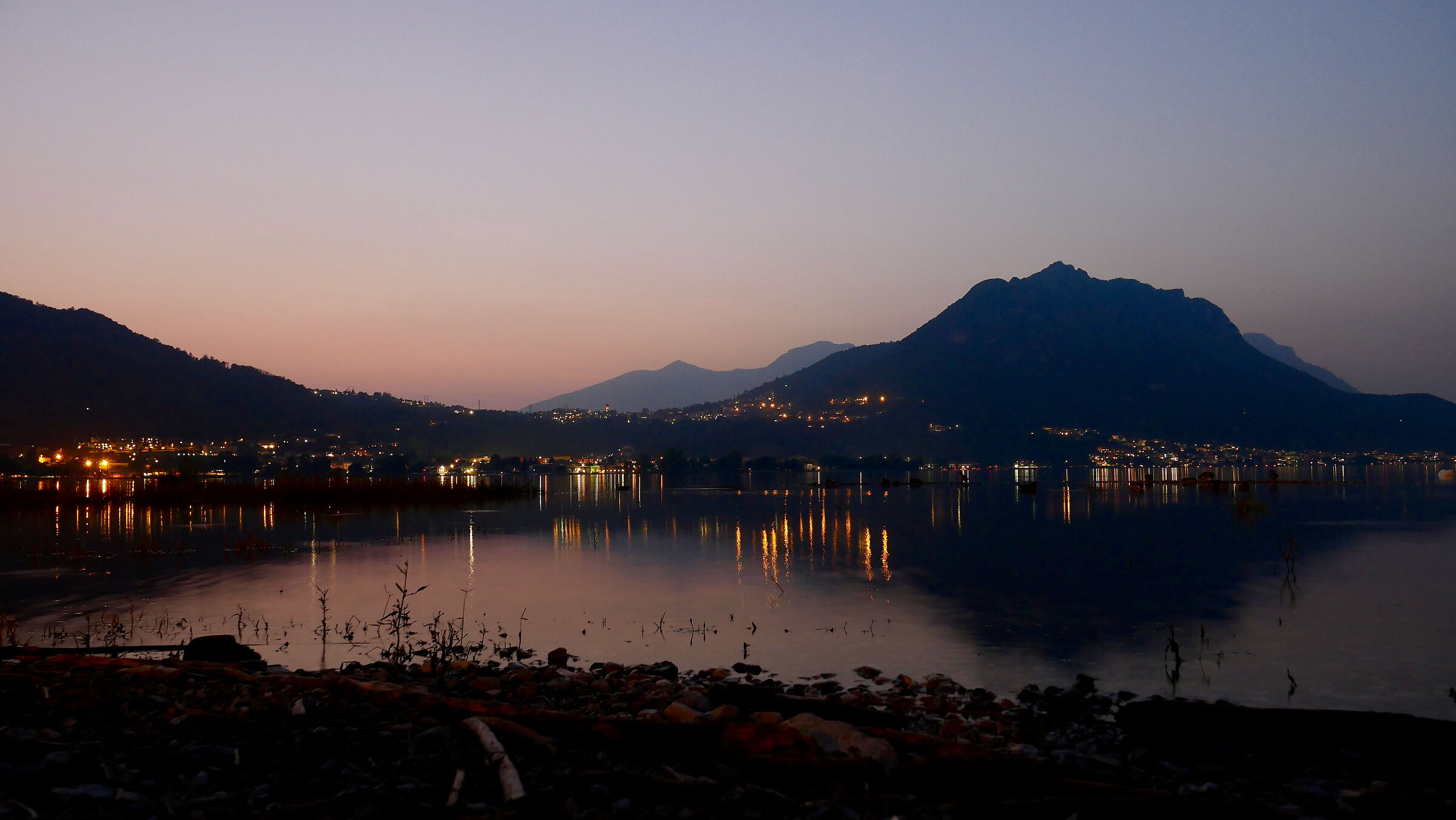 tramonto sul lago di Garlate di inizio ottobre...