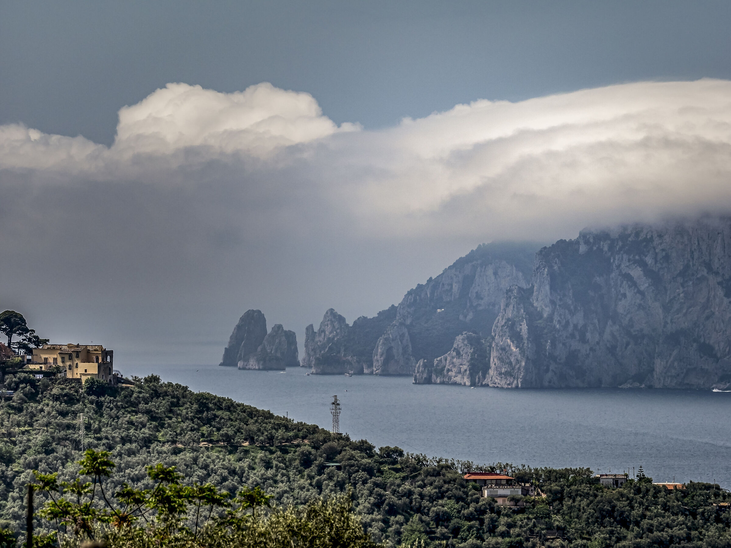 Glimpse Capri ...