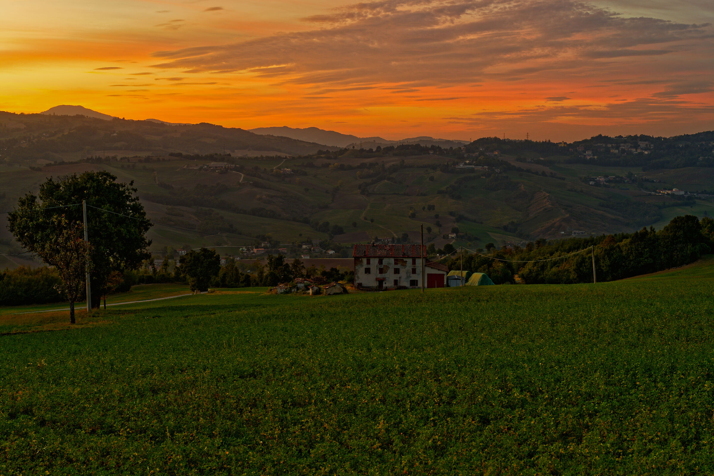 Sunset over the Parma Apennines...