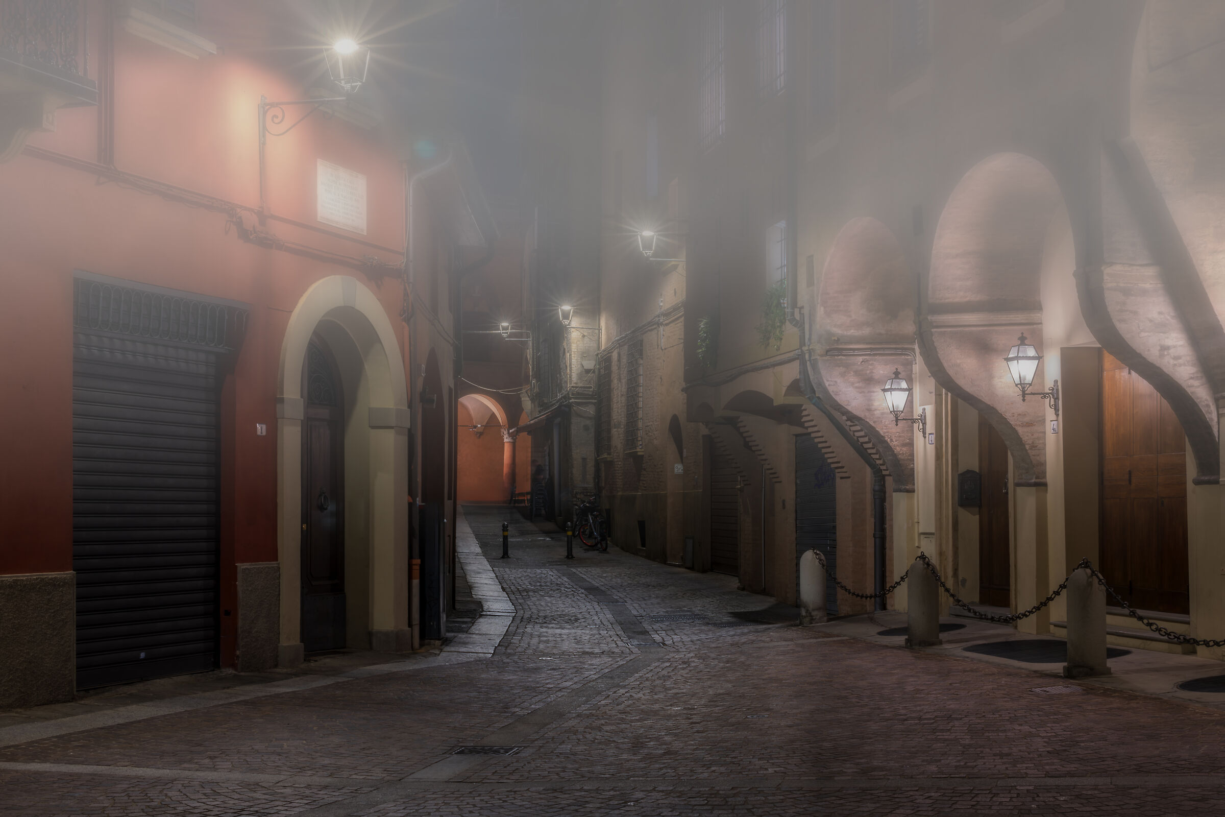 Alleys of Bologna...