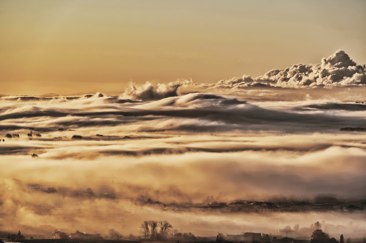 A sea of fog and clouds...