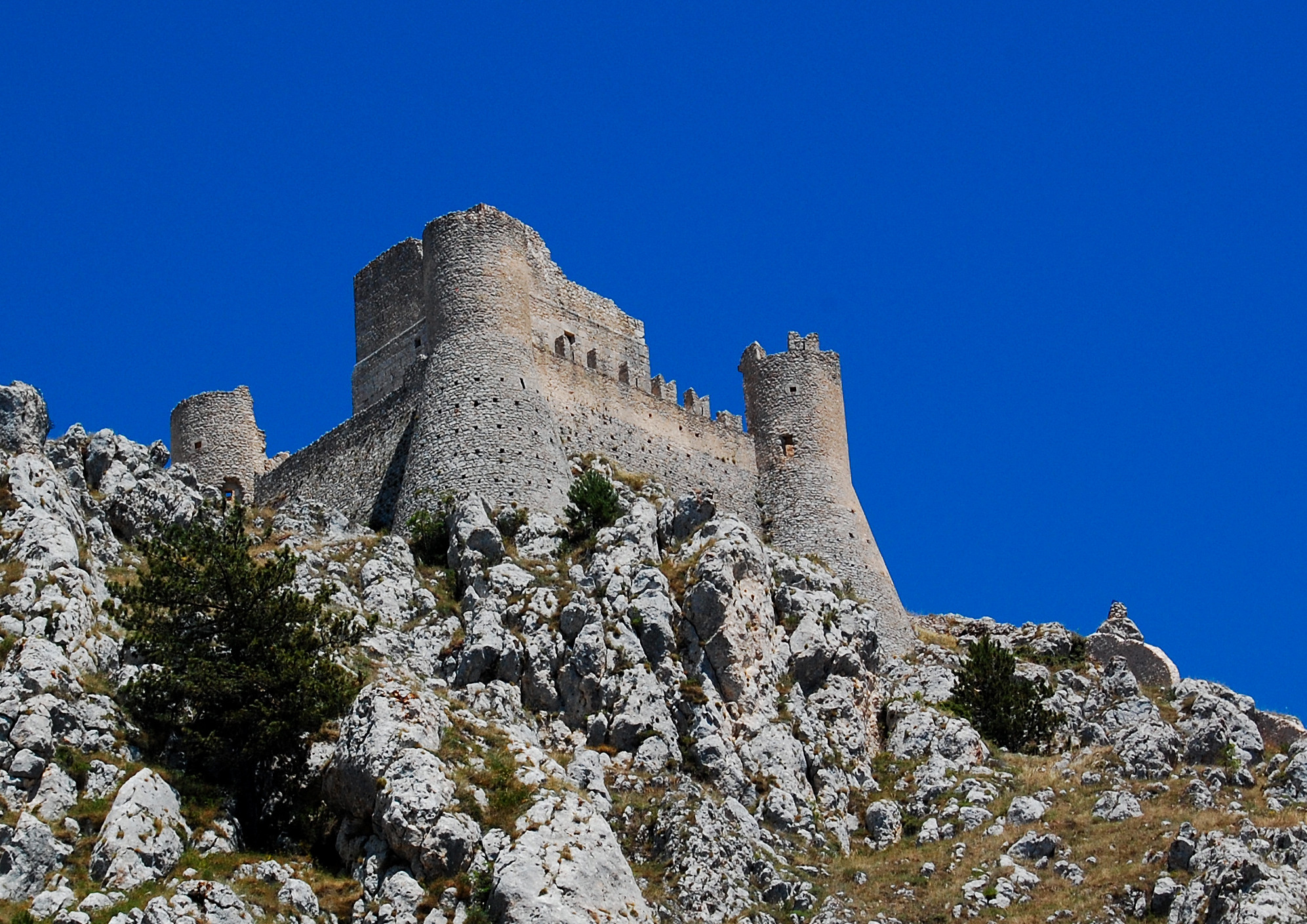 Abruzzo: Castle of Rocca Calascio ...