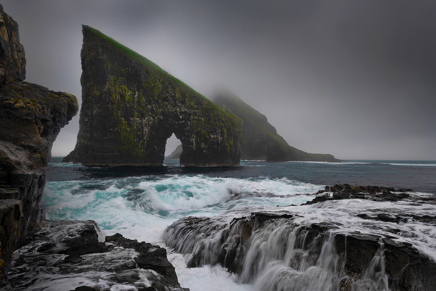 La spiaggia di Drangarnir - Isole Faroe...
