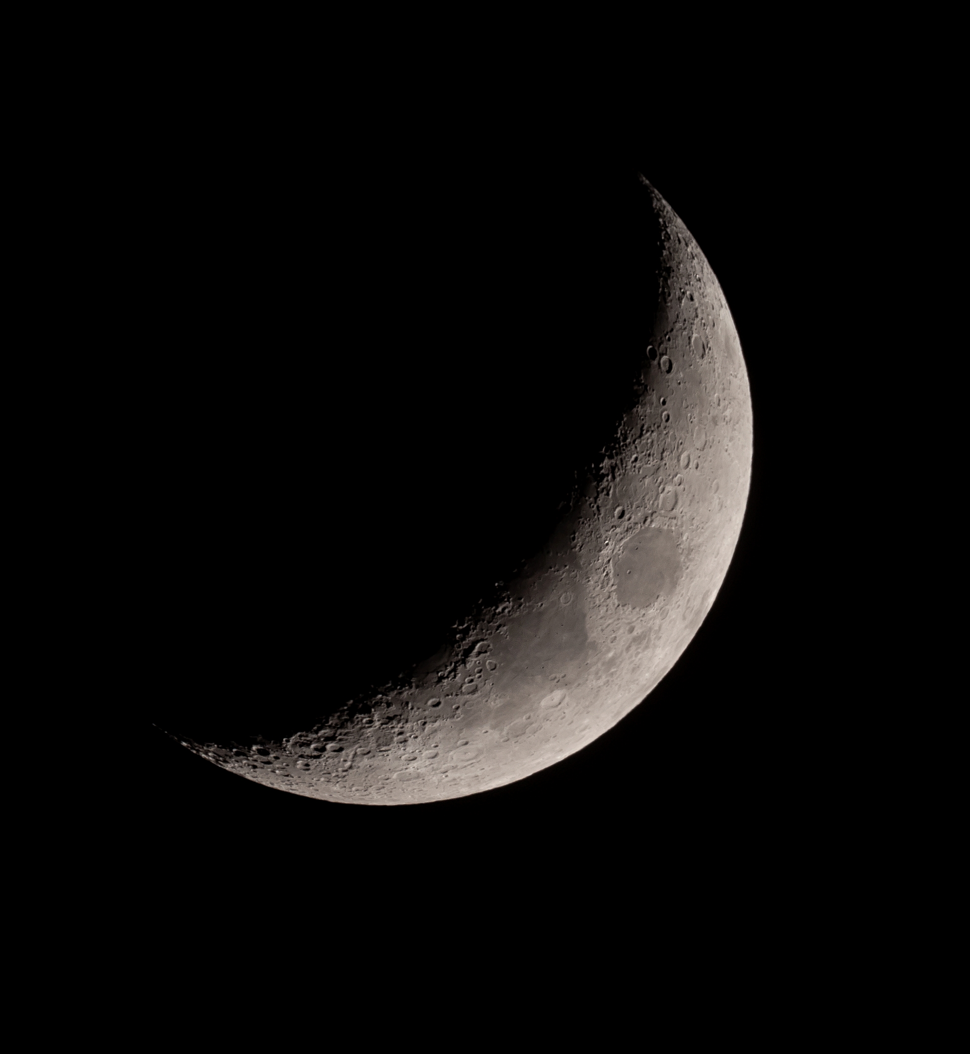 Moon 18% 27/12/2022 at 18:20 sigma 150 600 C...