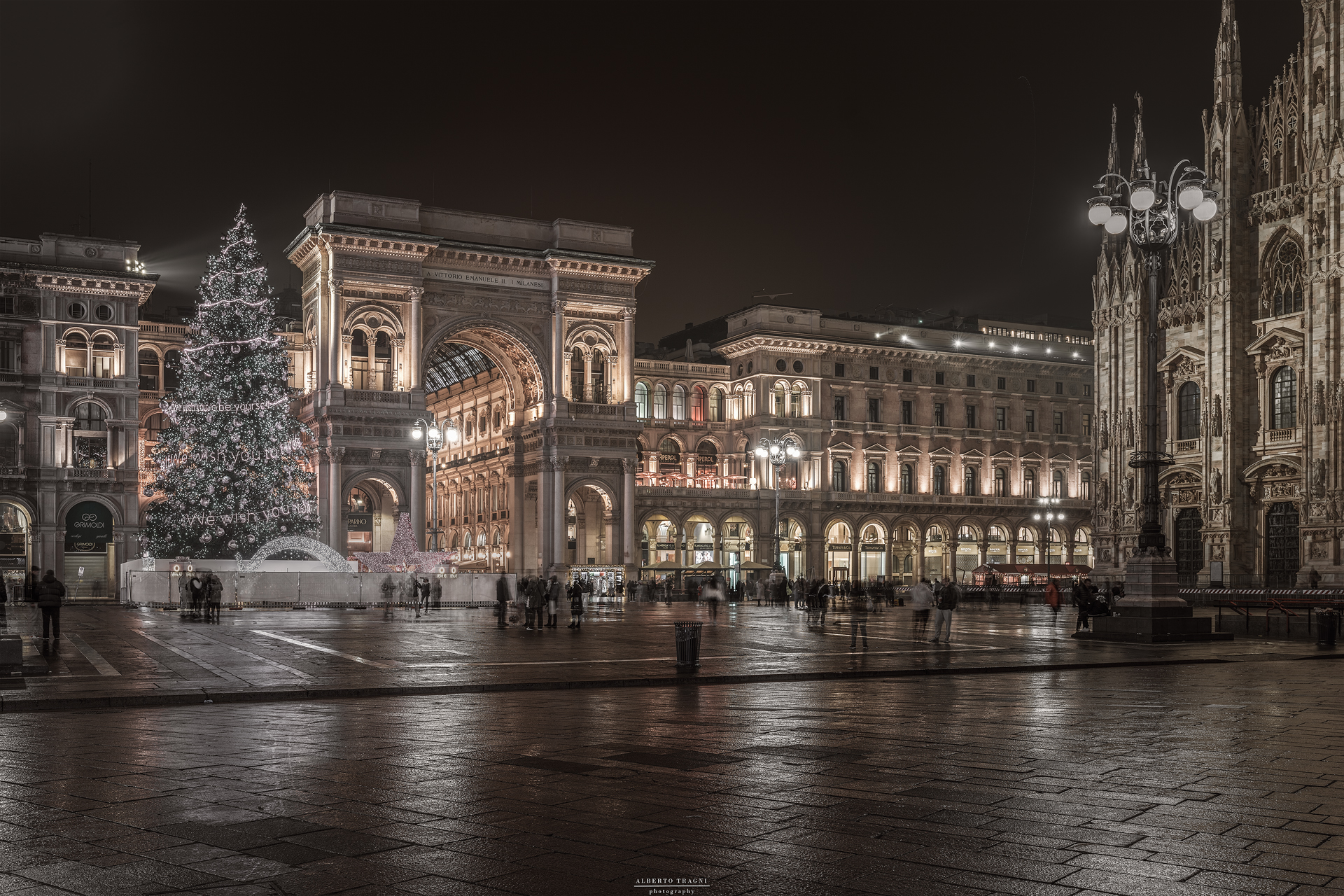 Milanese Christmas night...