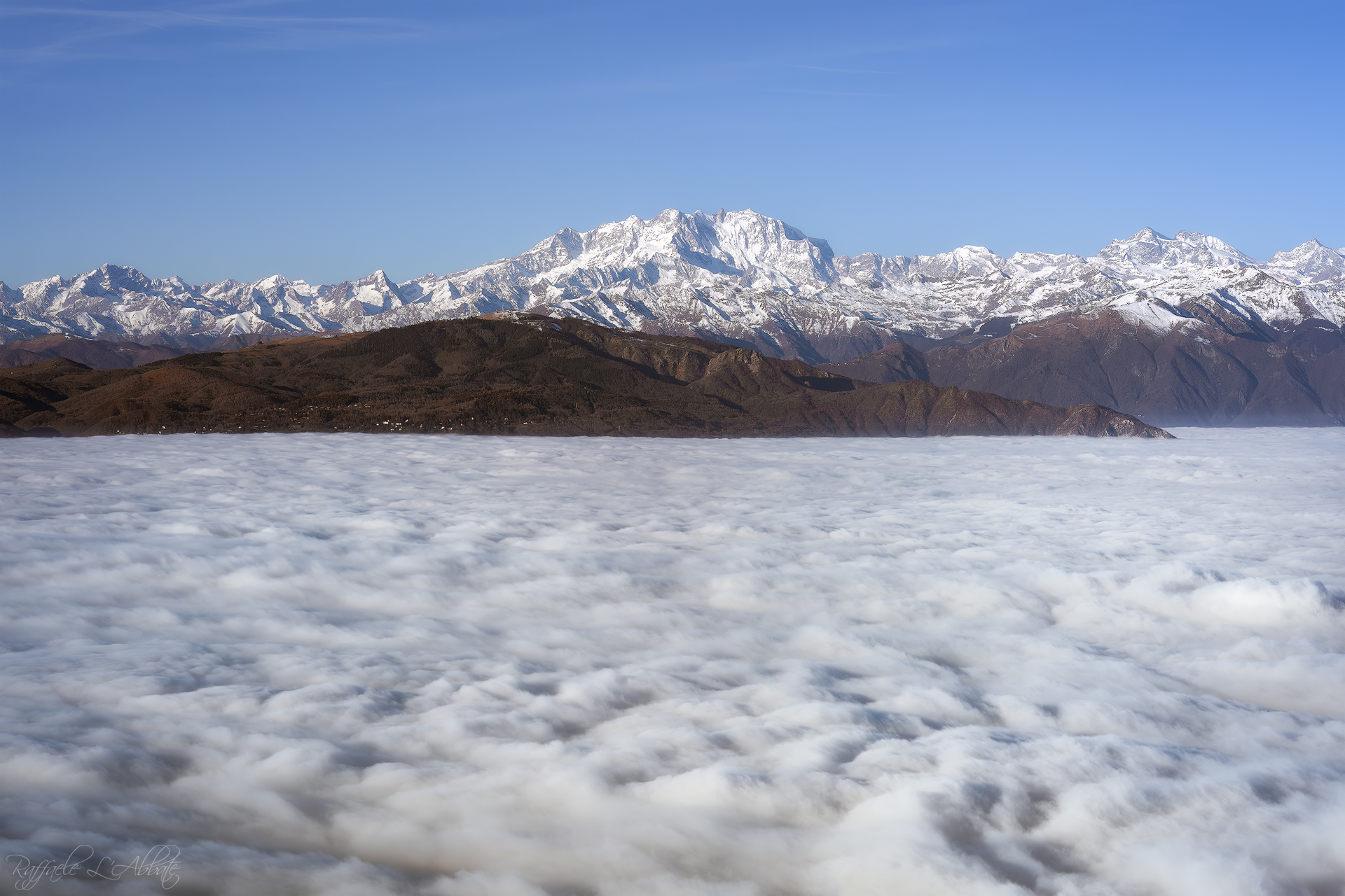 Tappeto di Nuvole e Catena del Monte Rosa...