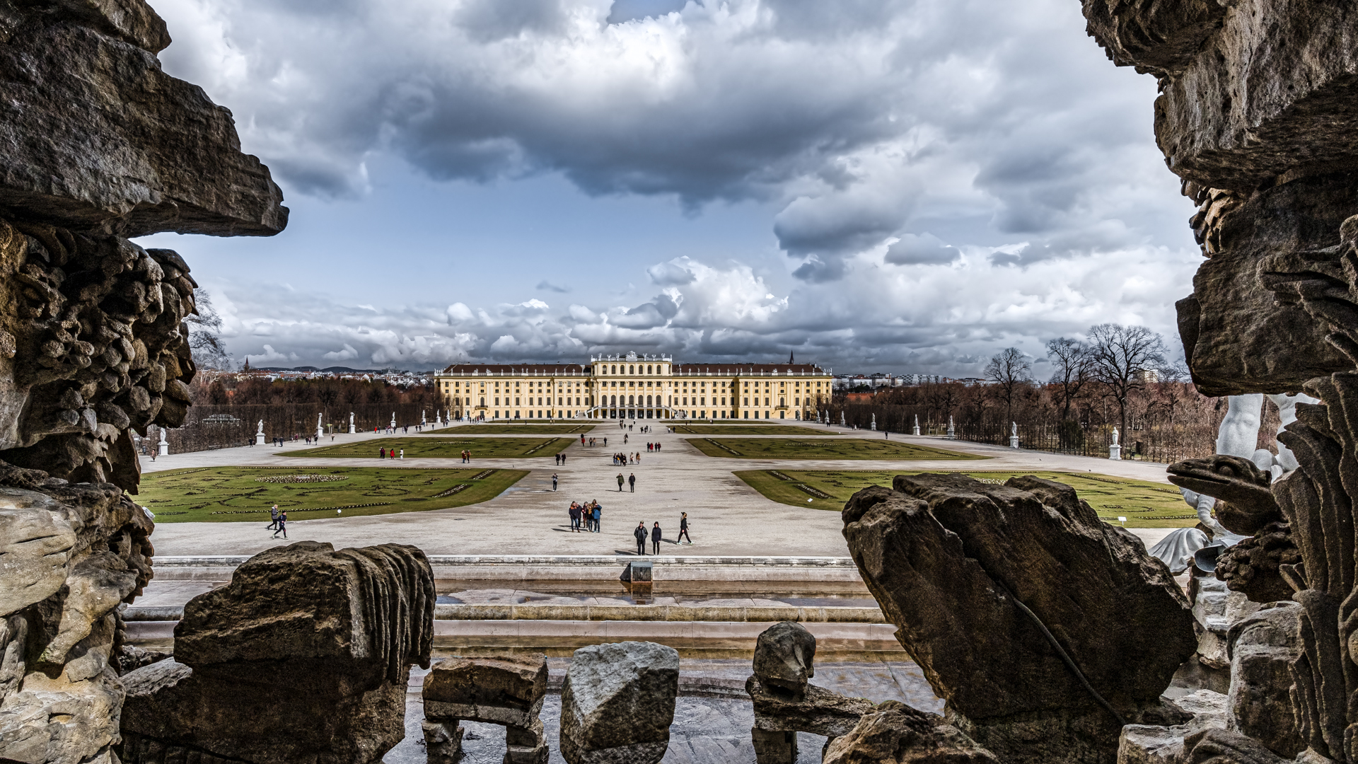 Schönbrunn Palace: Vienna...