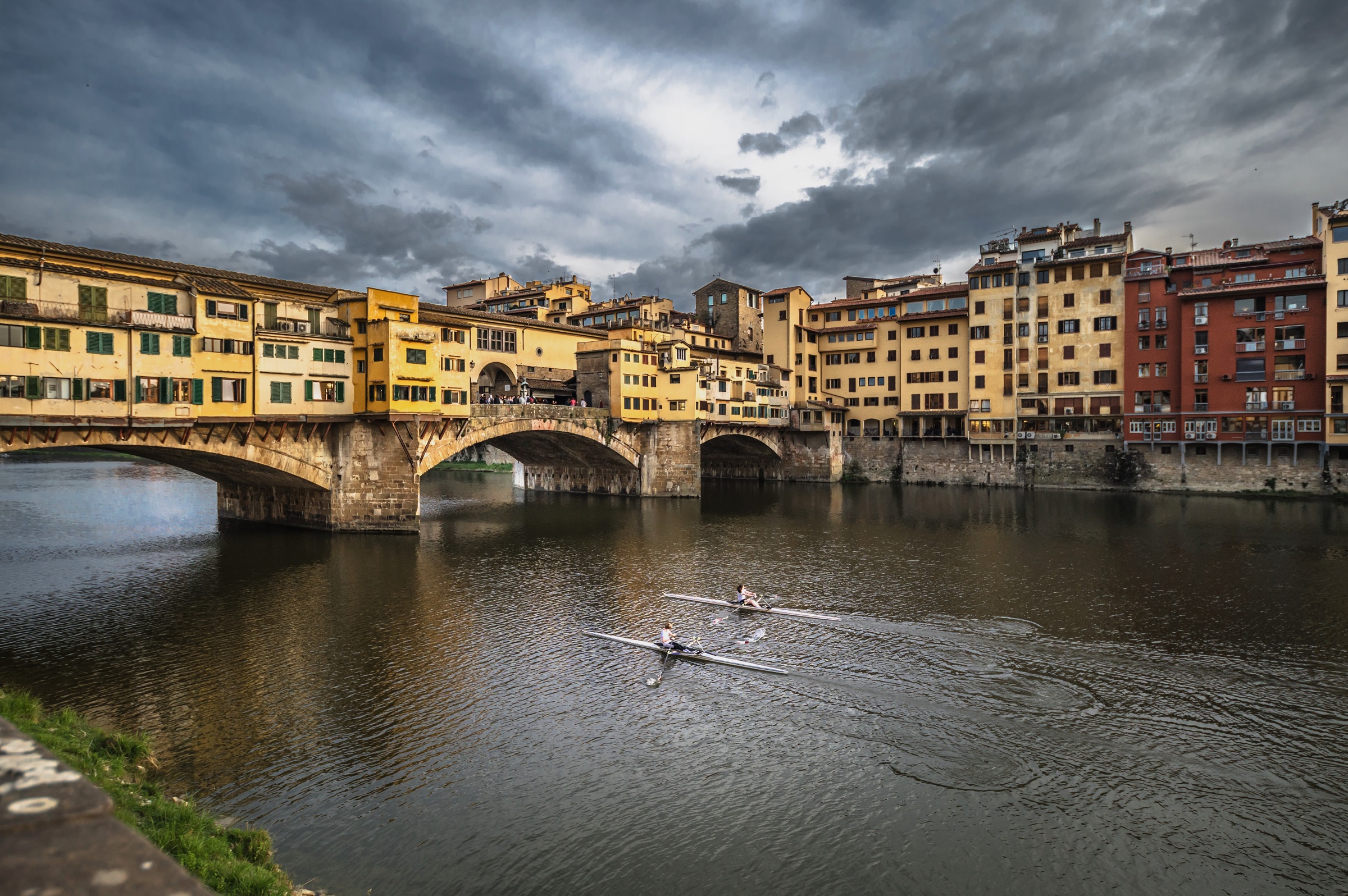 Canottaggio sull'Arno...