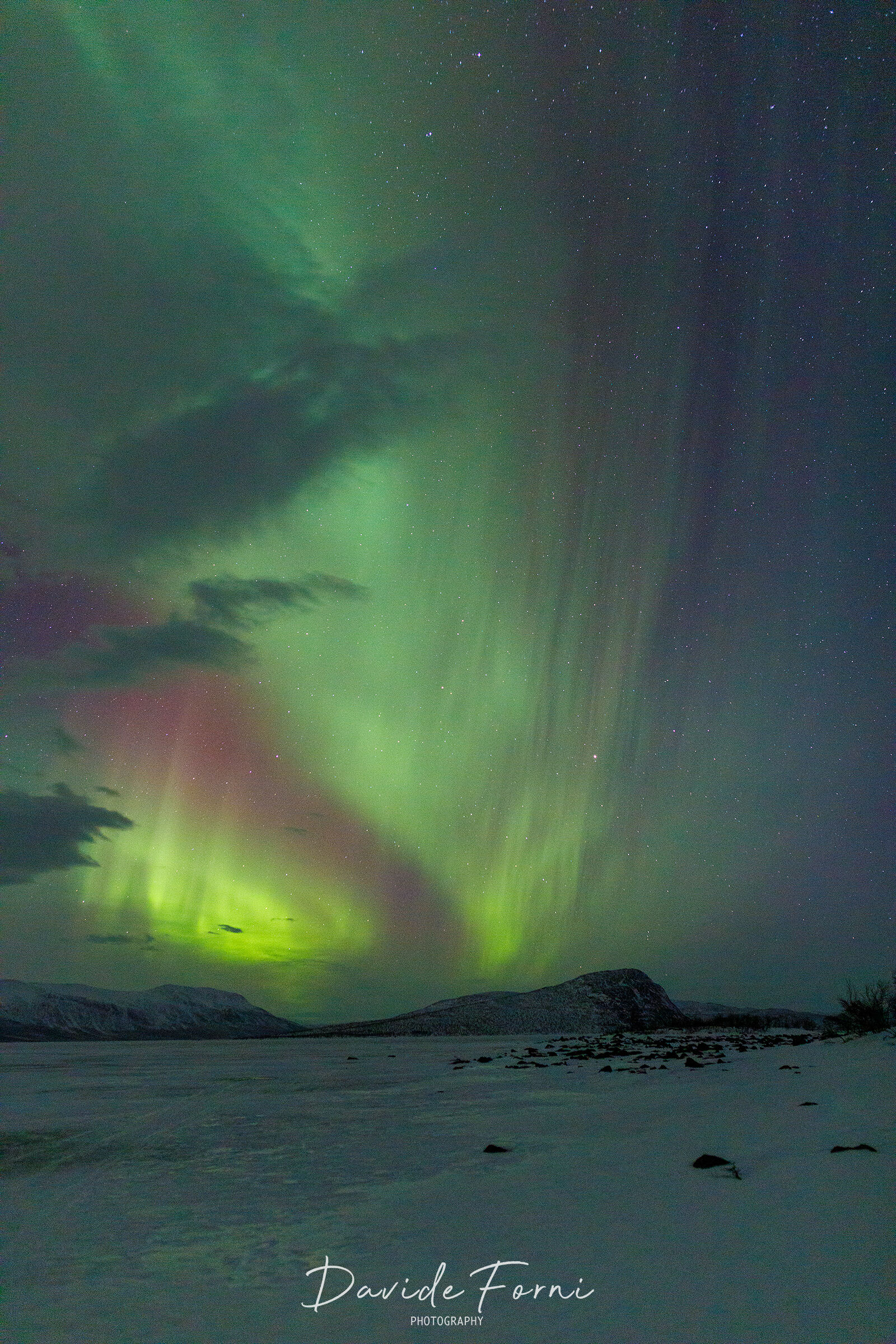Aurora boreale sul lago Torneträsk...