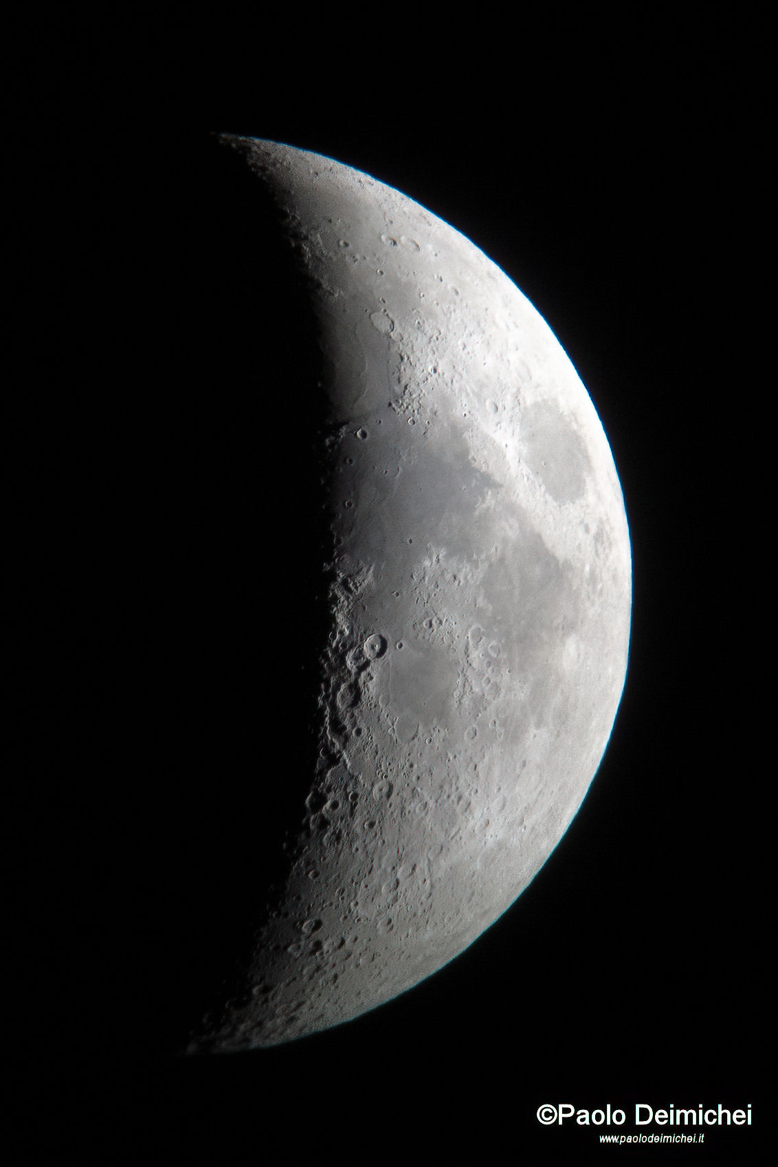 Luna crescente dal telescopio Celestron Nexstar 127 slt...