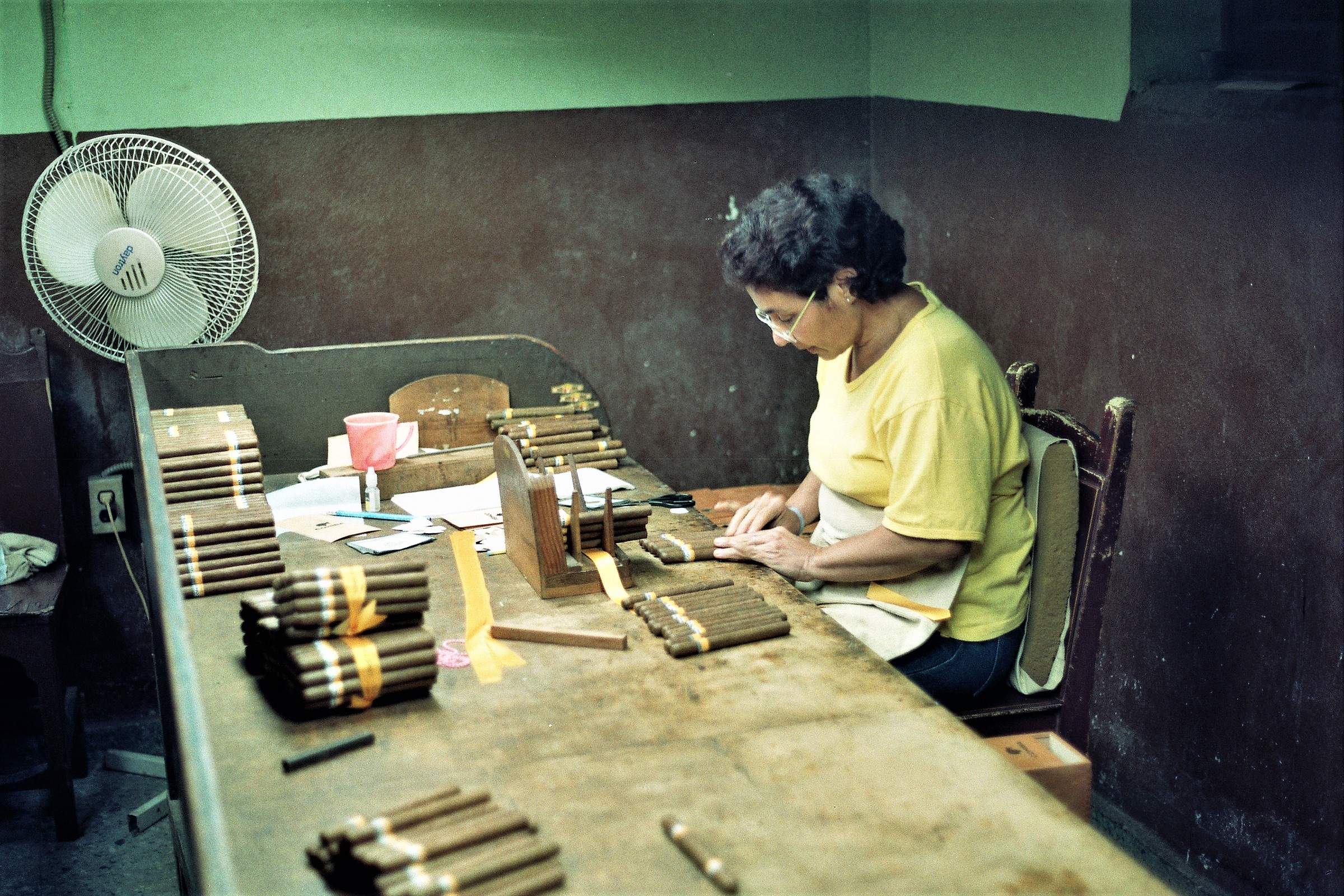 Sorting machine Real Fabrica de Tabacos Havana year 2000...