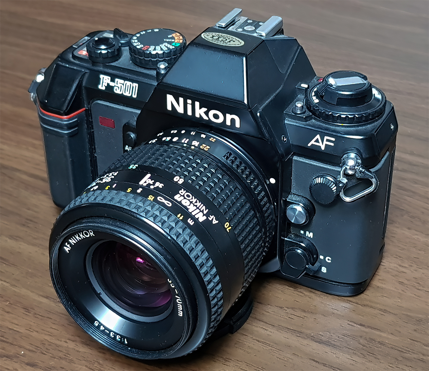 Nikon F501 AF...