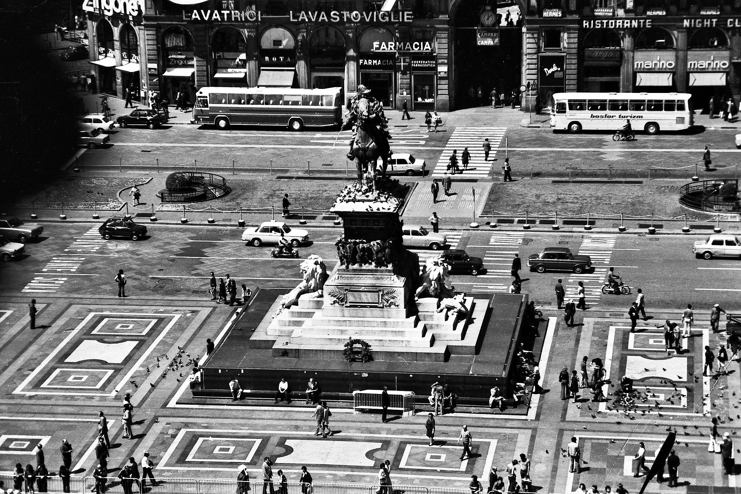 Piazza Duomo primi anni '70...
