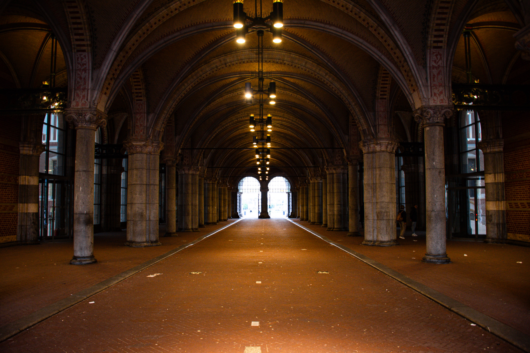 Central perspective (Amsterdam tunnel)...